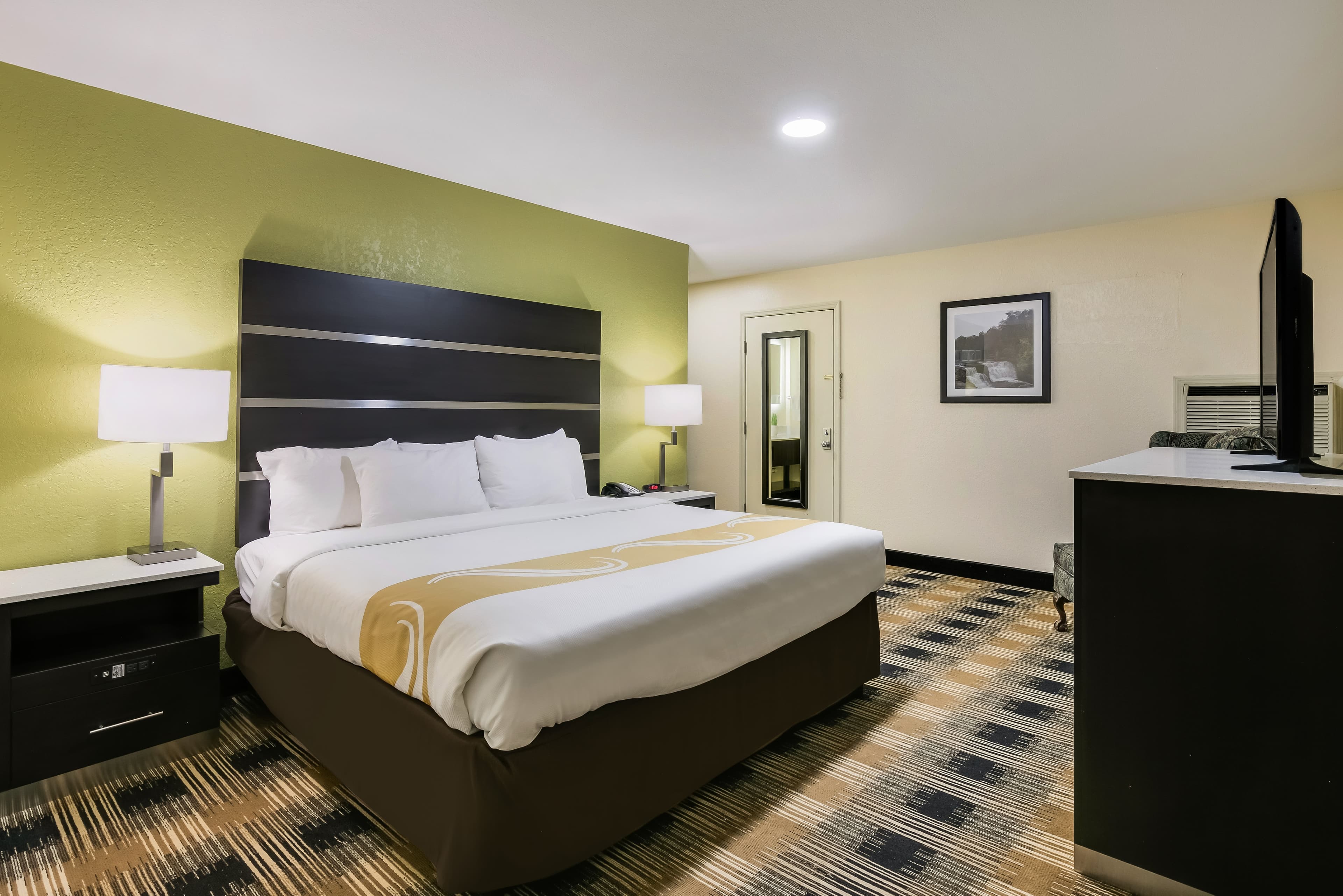 Quality Inn & Suites Mt. Chalet — 20