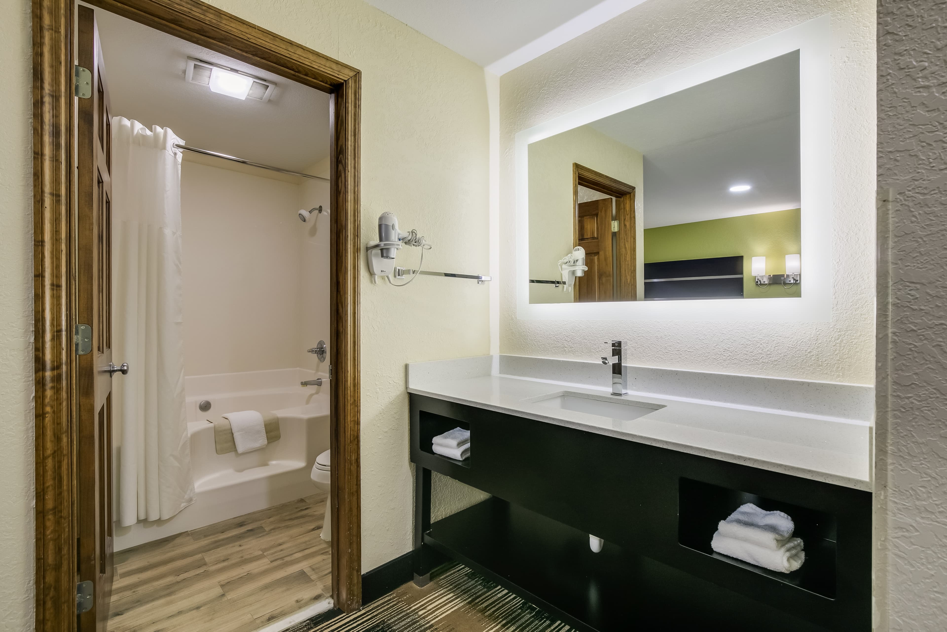 Quality Inn & Suites Mt. Chalet — 23