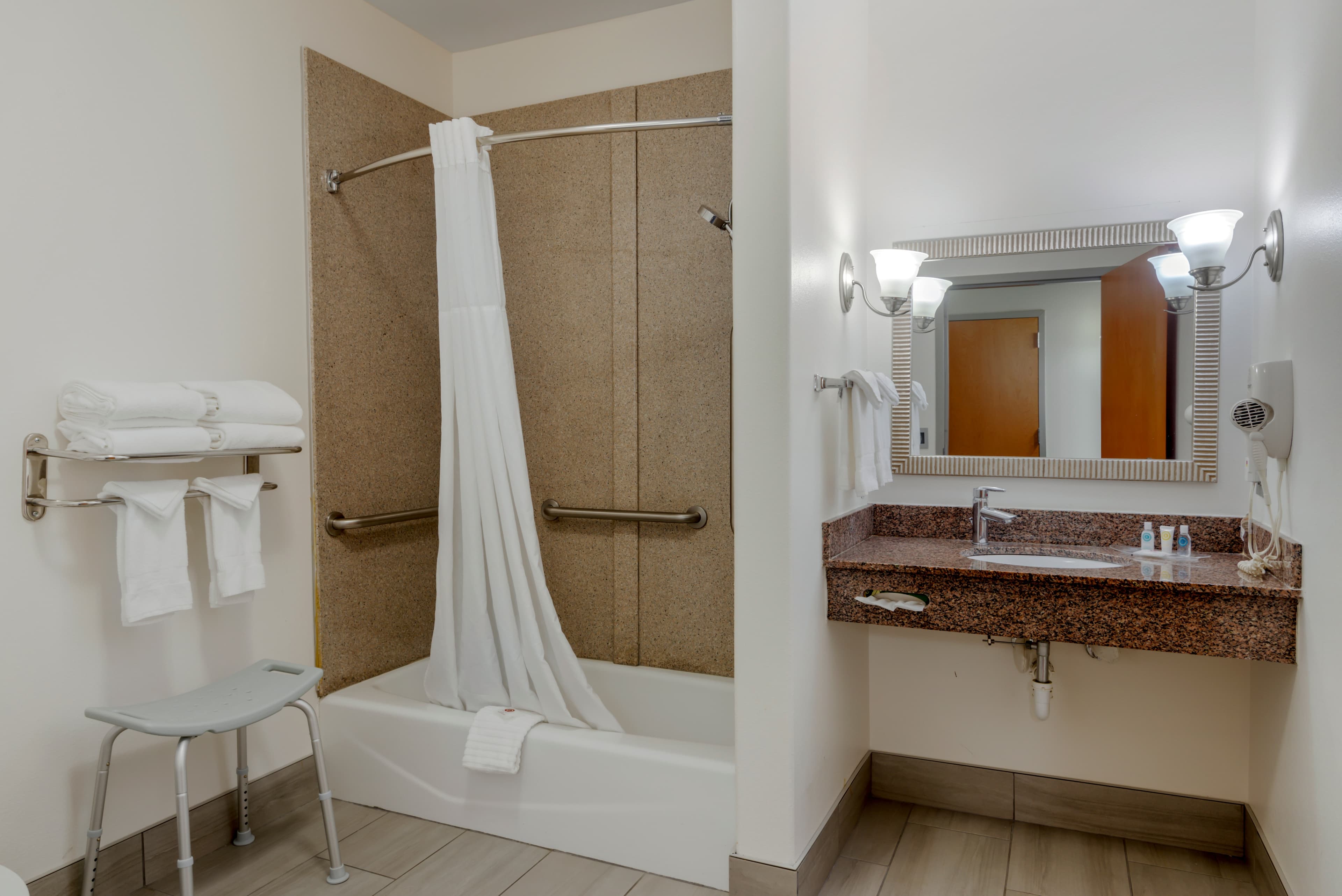 Comfort Suites Stockbridge Atlanta South - Image 5