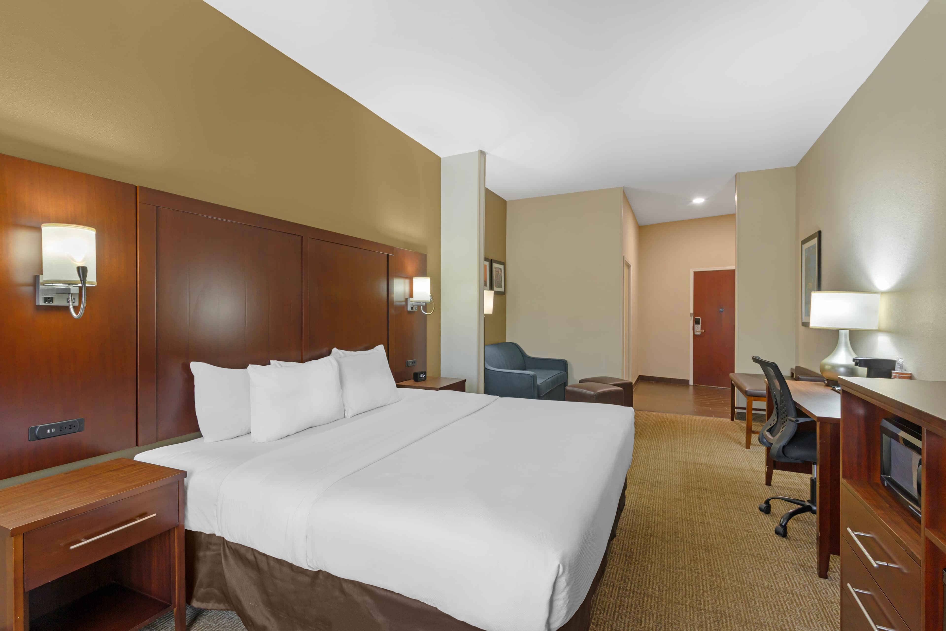 Comfort Suites Savannah Gateway I-95 — 8