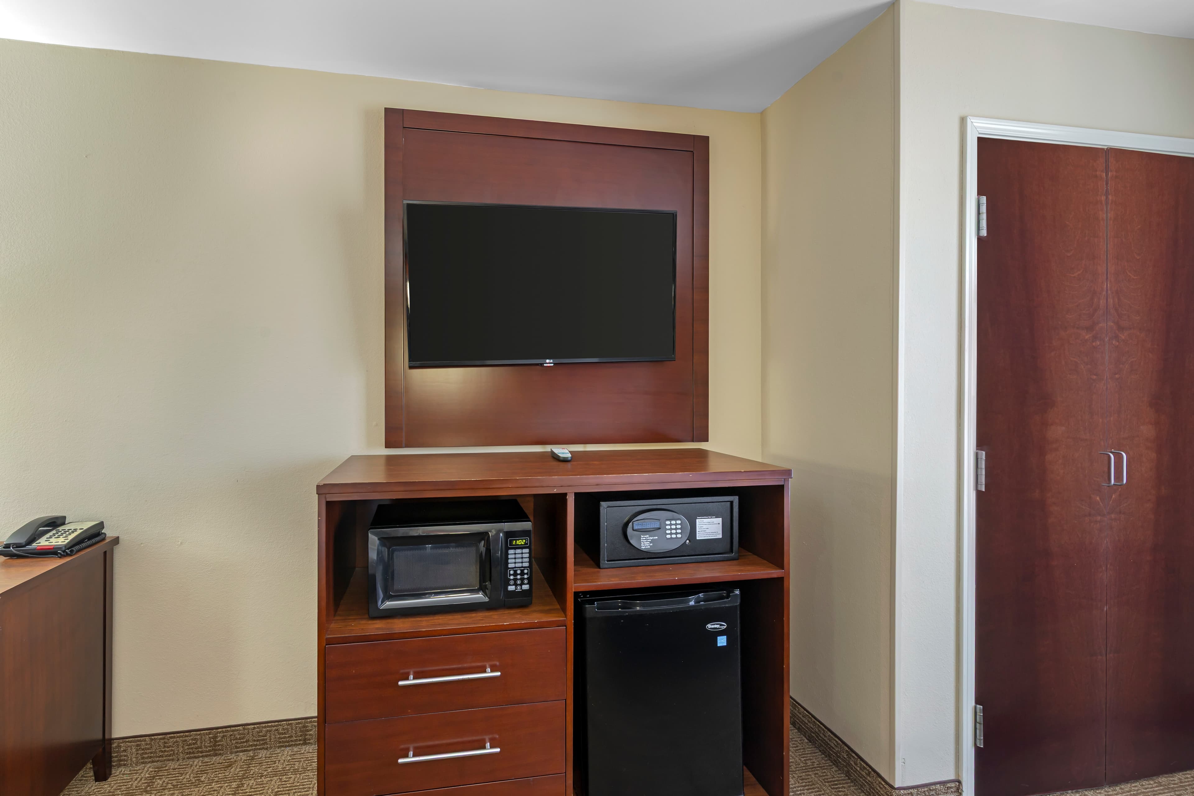 Comfort Suites Savannah Gateway I-95 — 12
