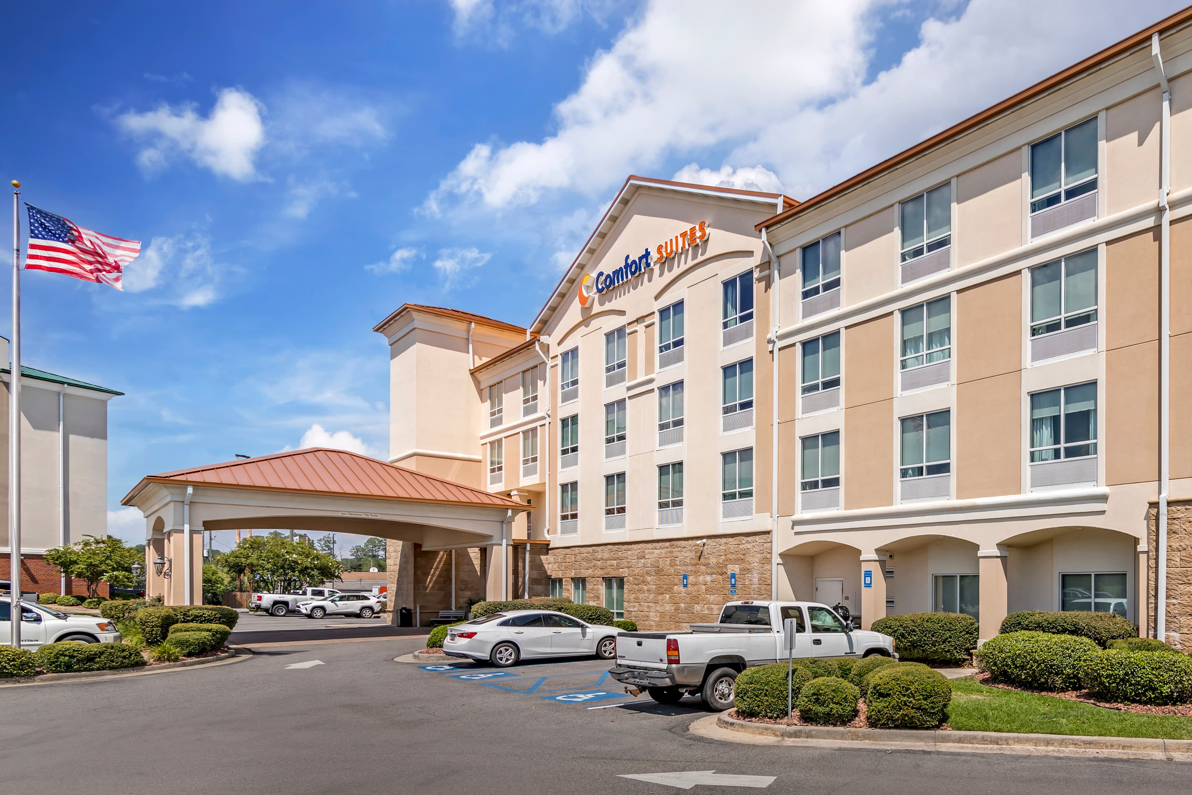 Comfort Suites Valdosta Mall Area - Image 1