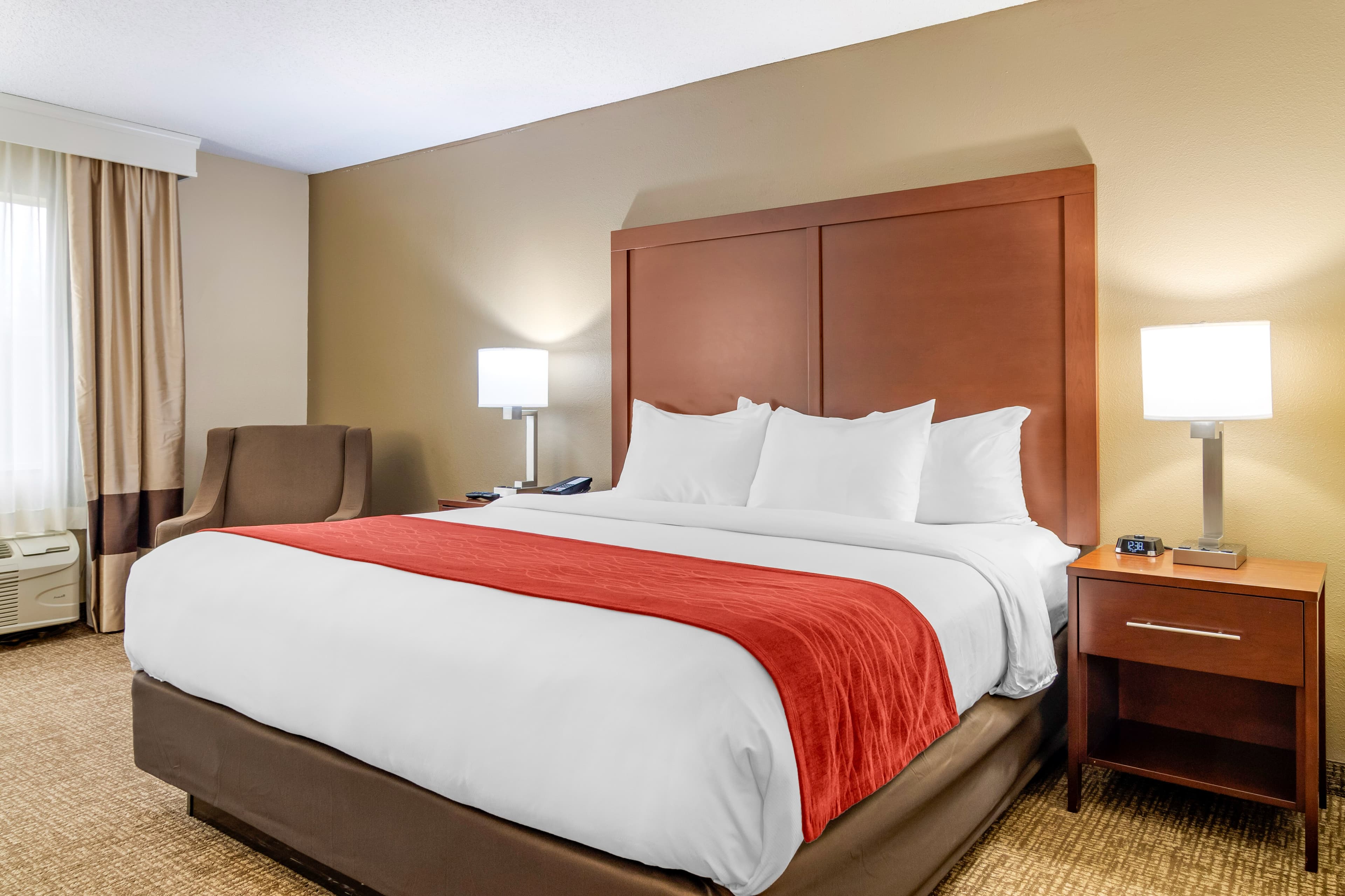 Comfort Inn & Suites Macon North I-75 - Image 3