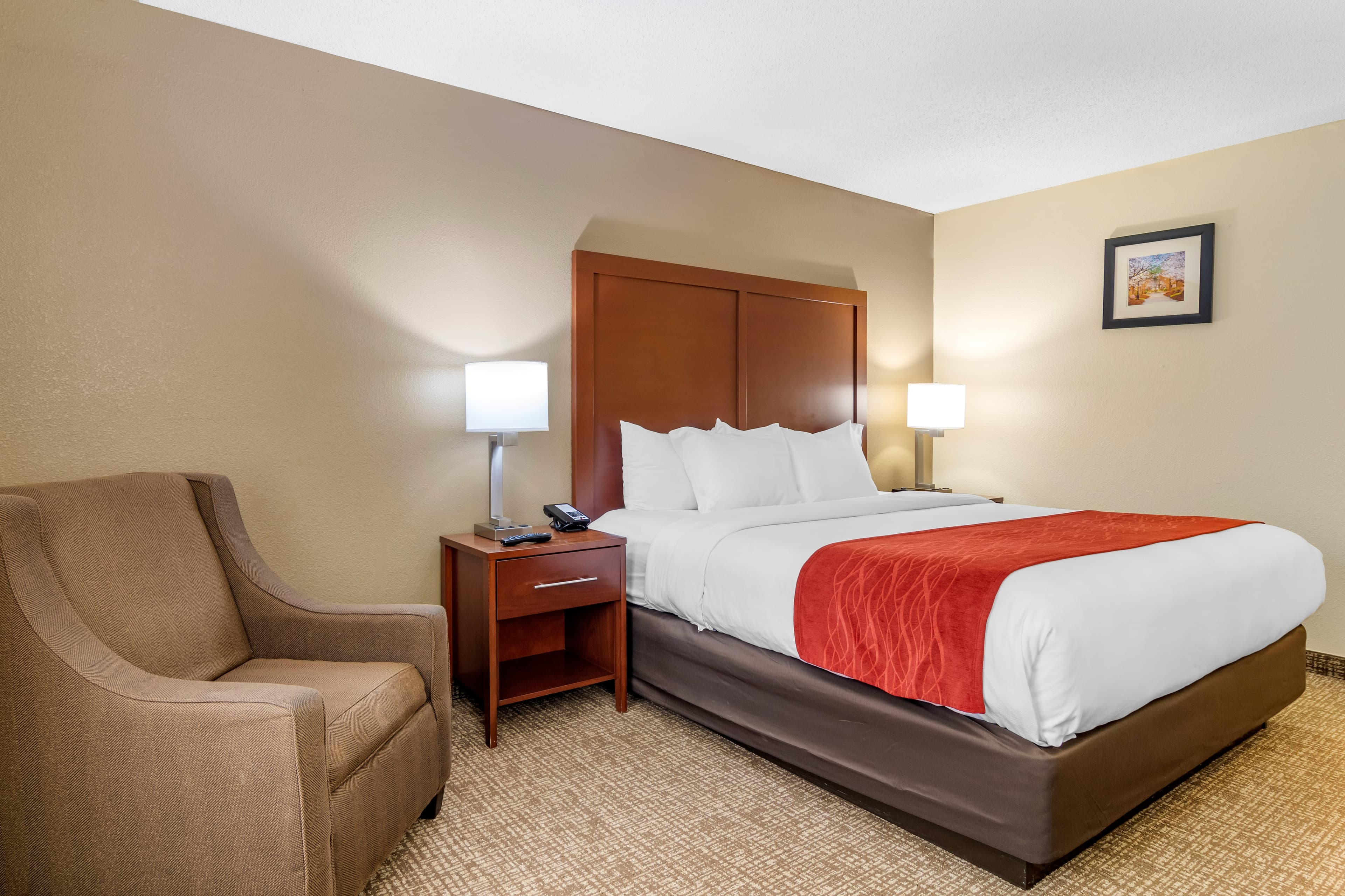Comfort Inn & Suites Macon North I-75 - Image 1
