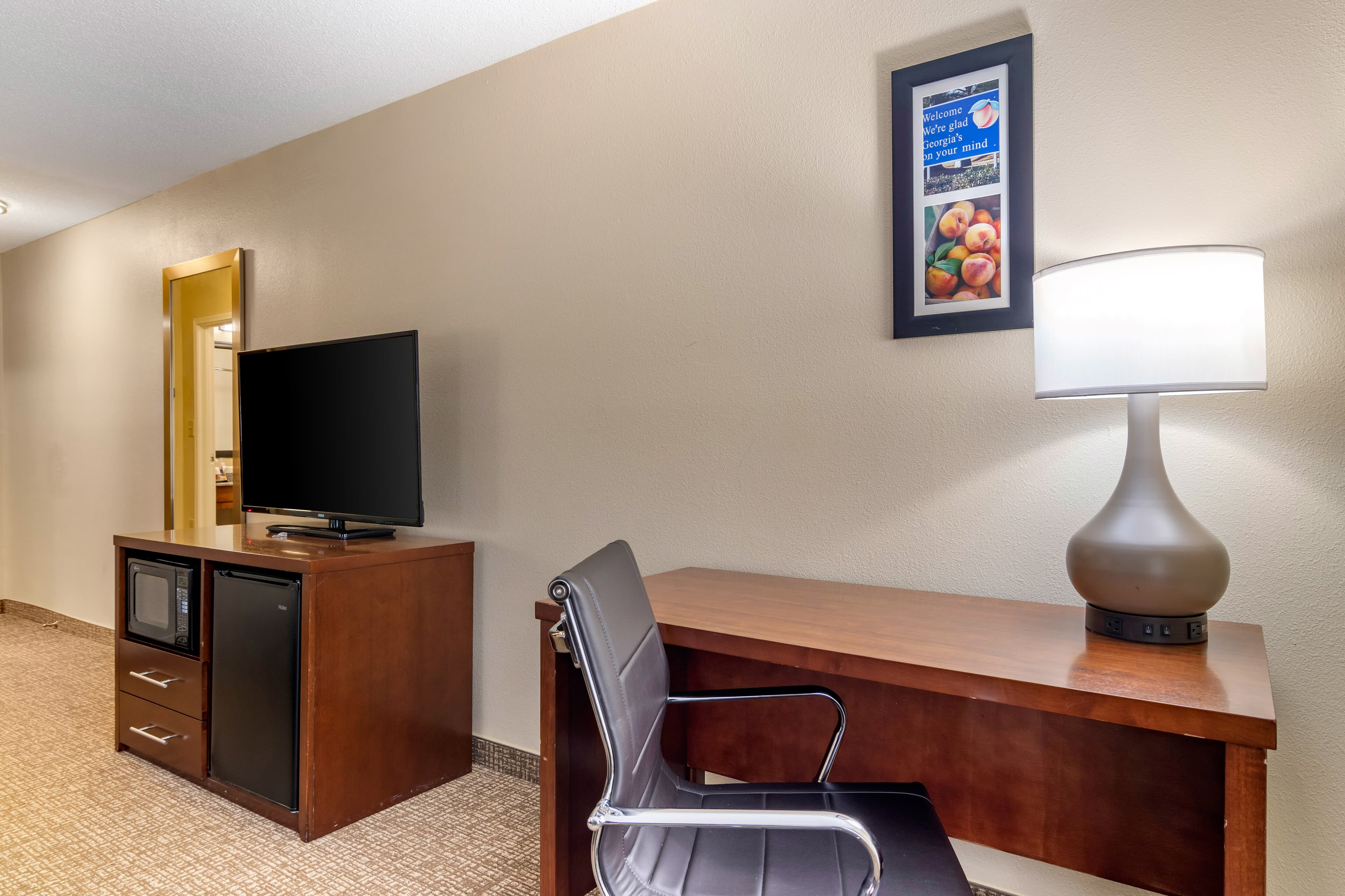 Comfort Inn & Suites Macon North I-75 — 6