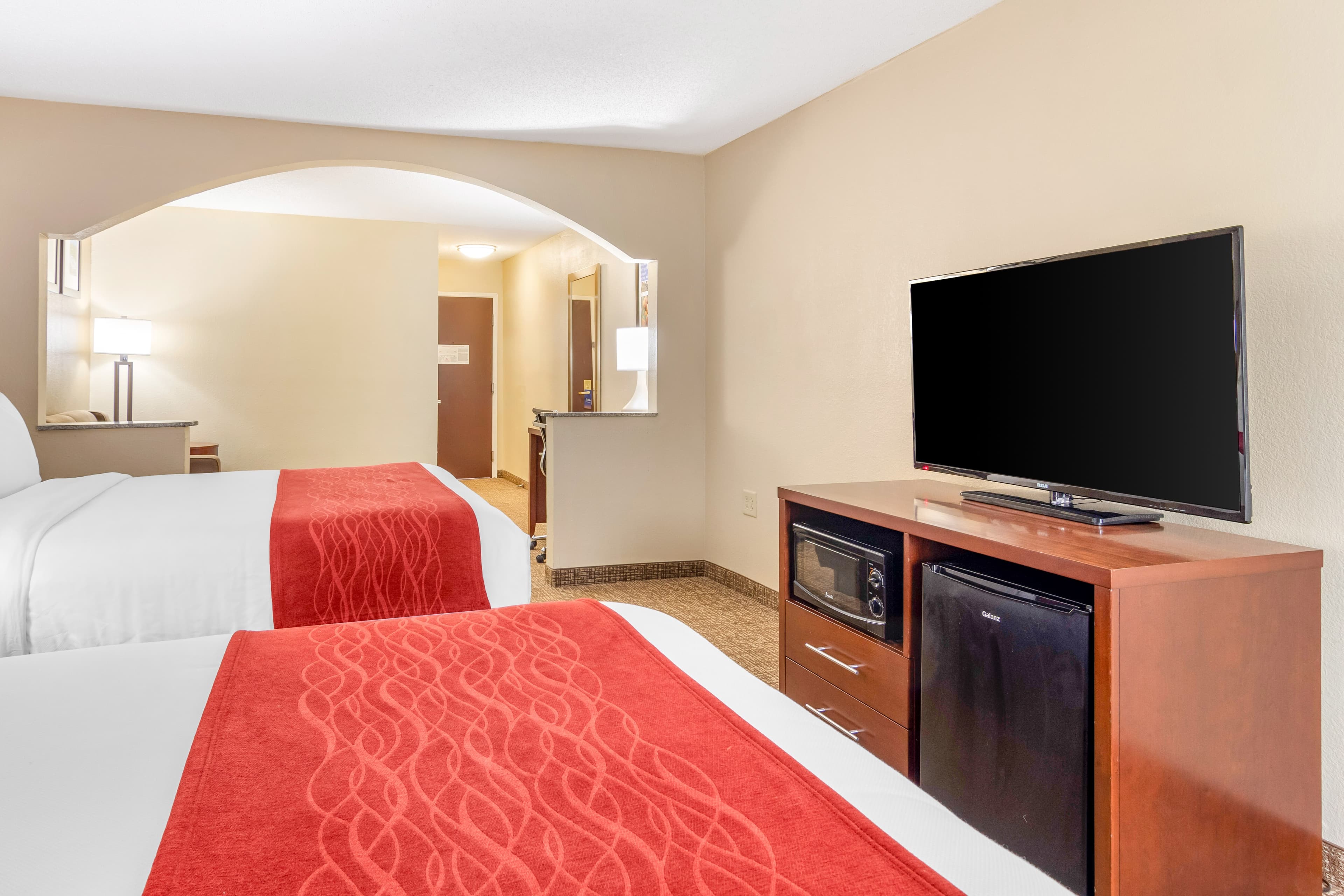 Comfort Inn & Suites Macon North I-75 — 25