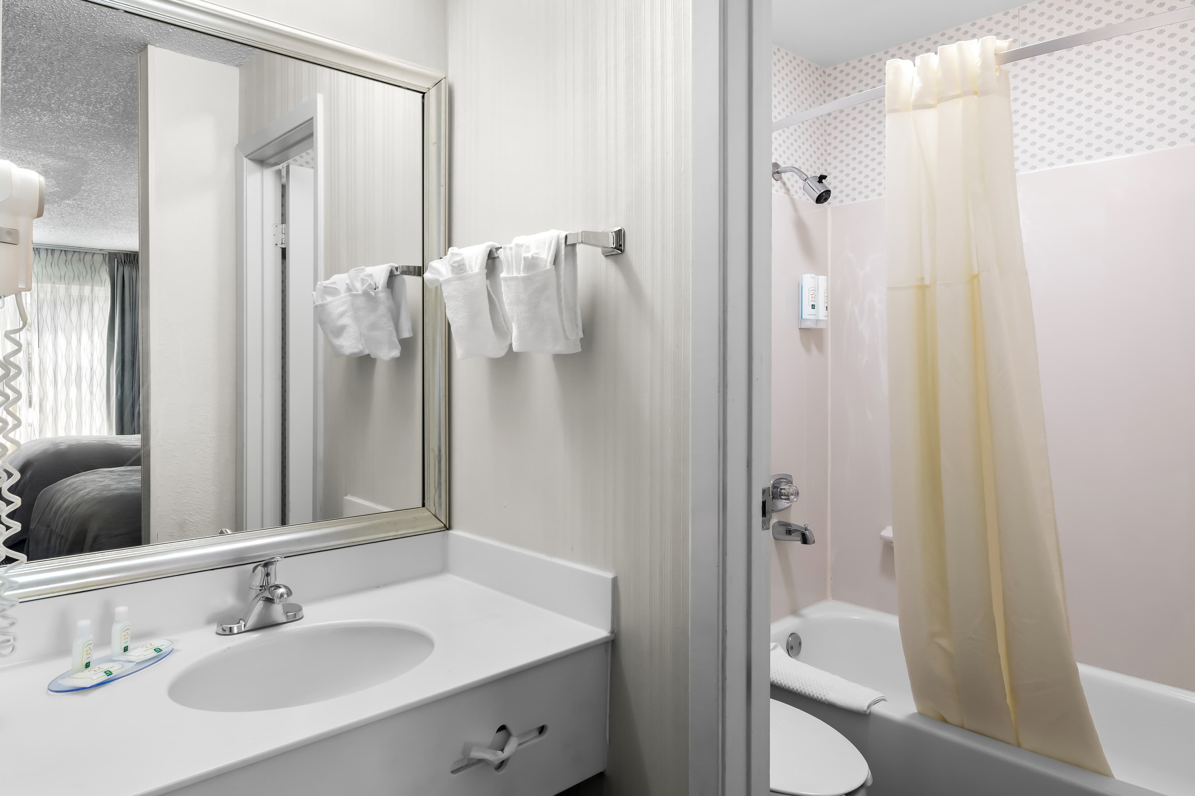 Quality Inn Northlake — 9