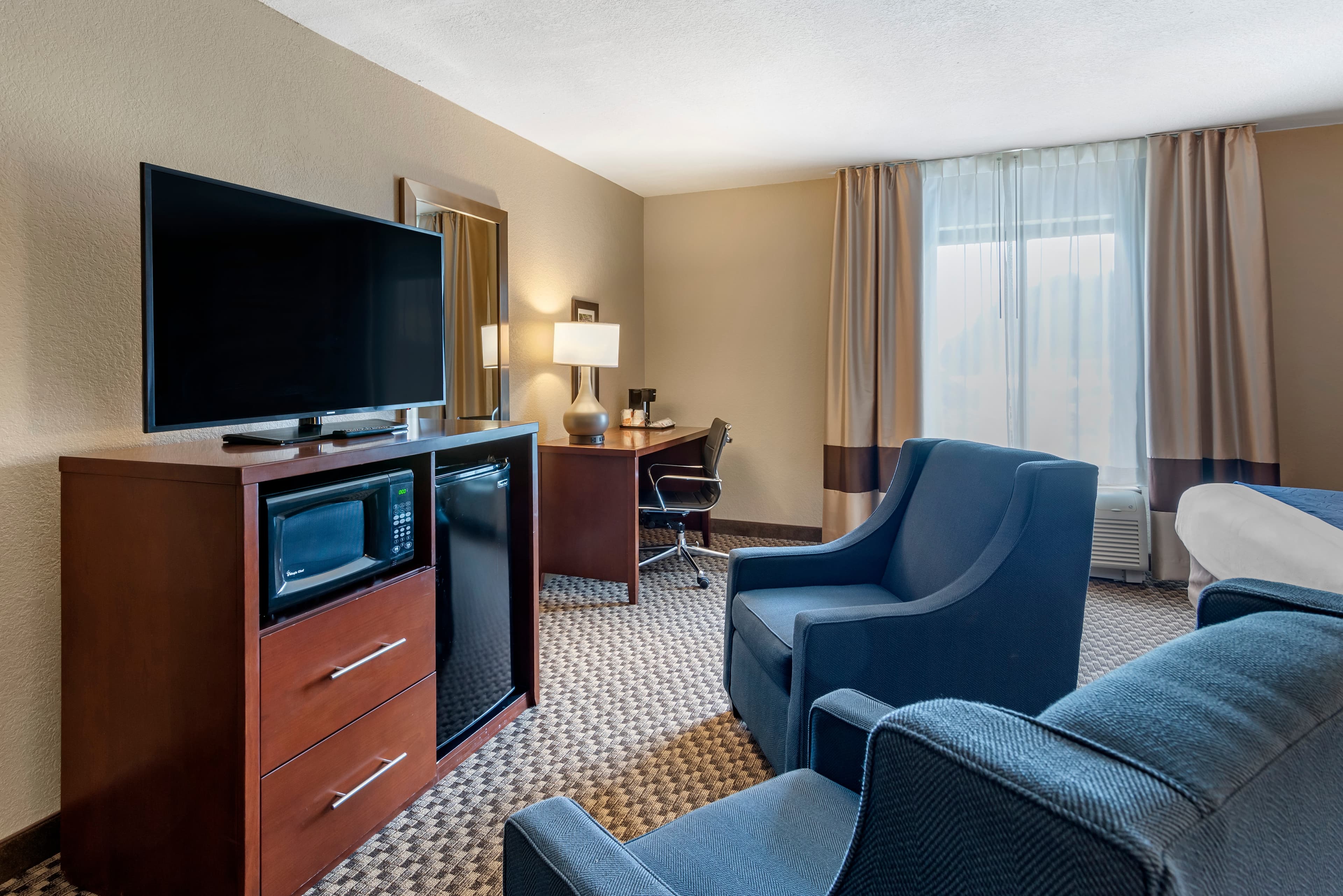 Comfort Inn & Suites Blue Ridge — 13