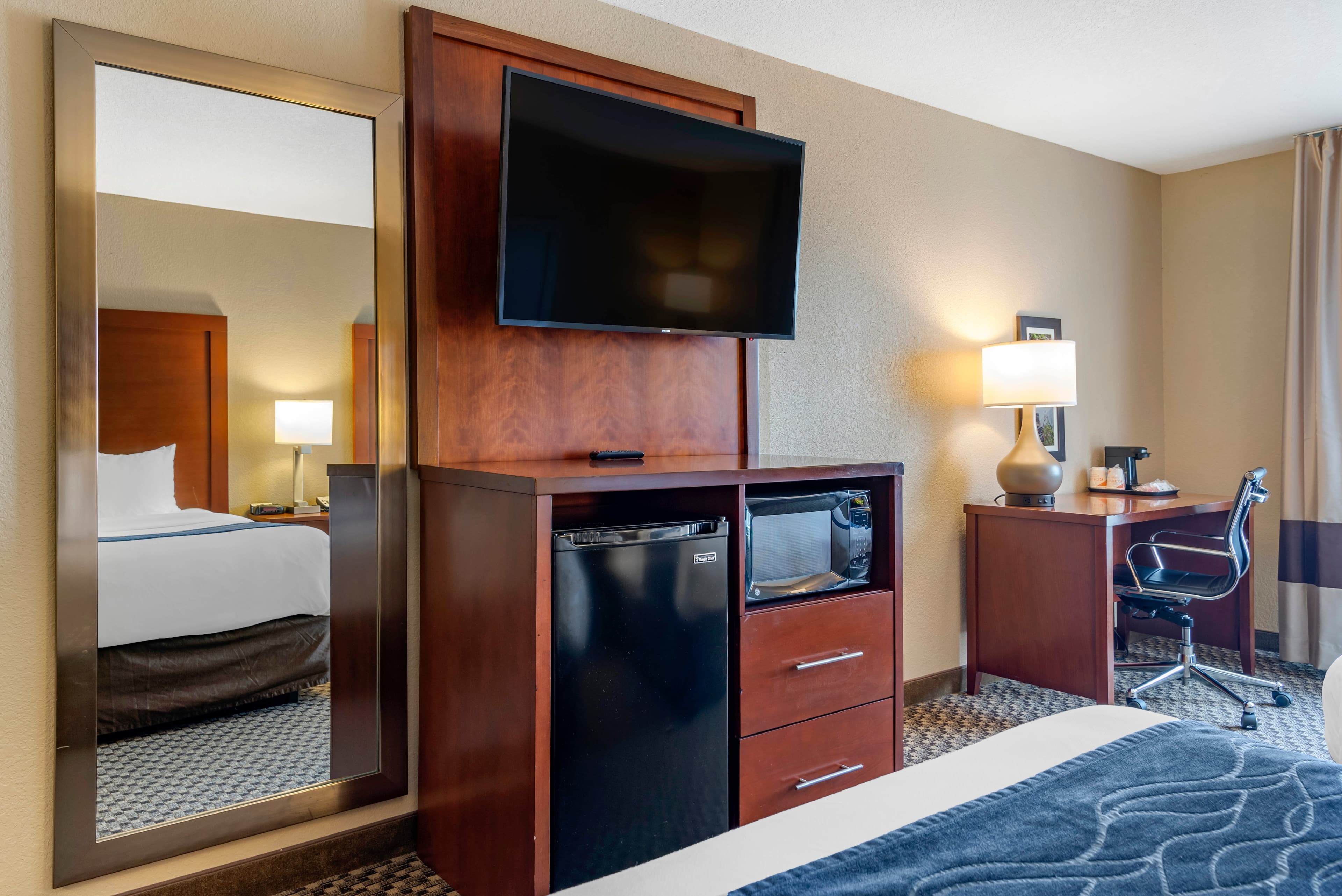 Comfort Inn & Suites Blue Ridge — 16