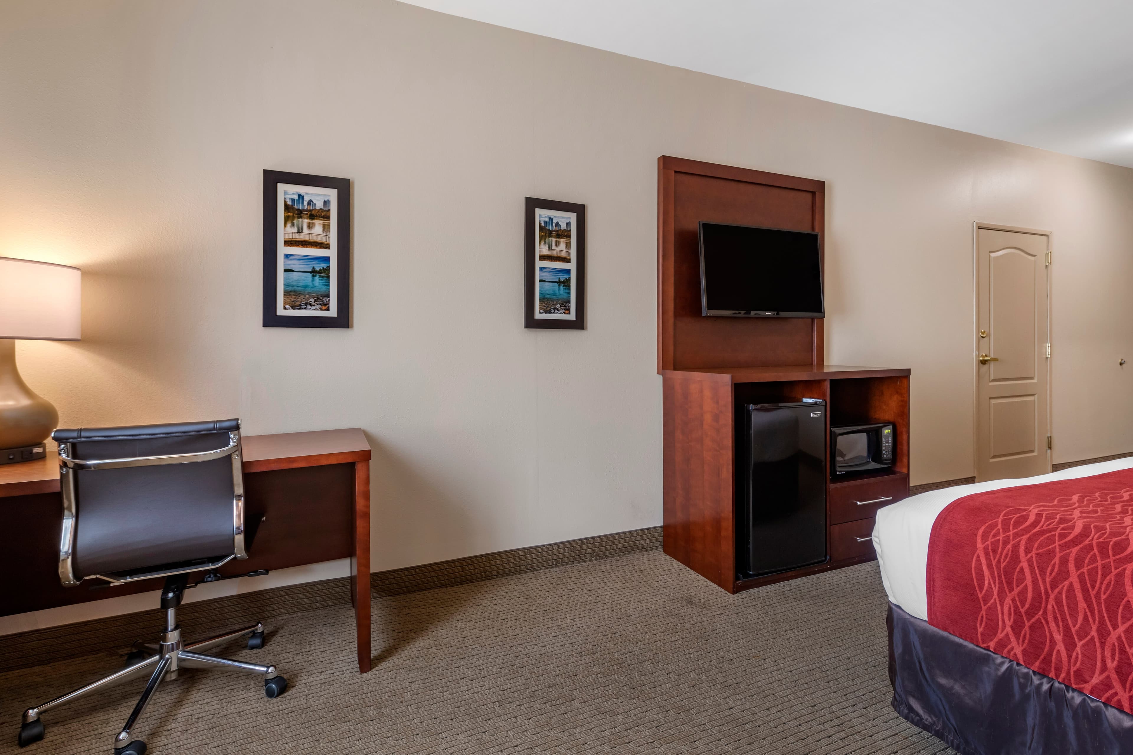 Comfort Inn & Suites Villa Rica — 7