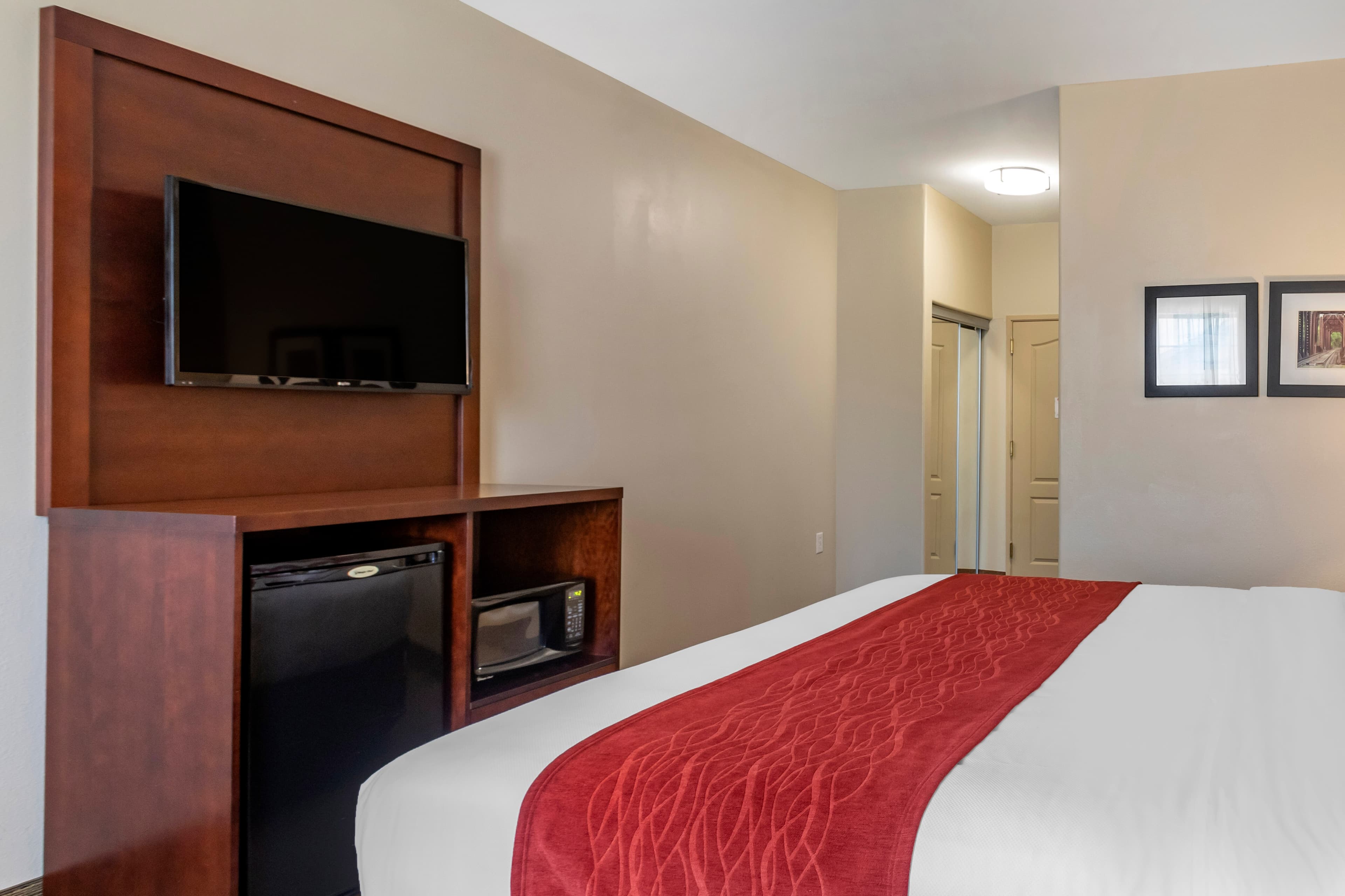 Comfort Inn & Suites Villa Rica - Image 3