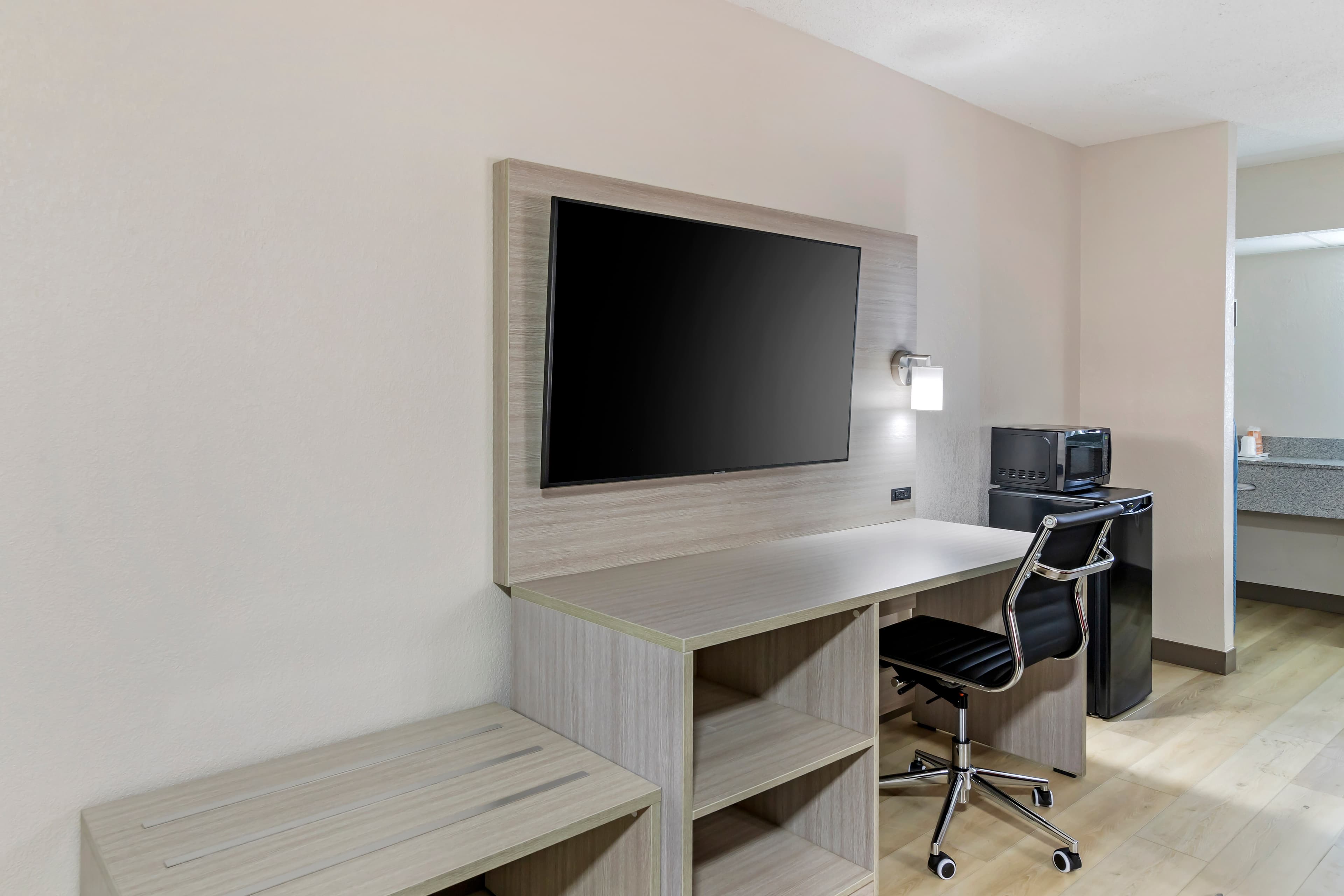 Econo Lodge Augusta, Downtown — 13
