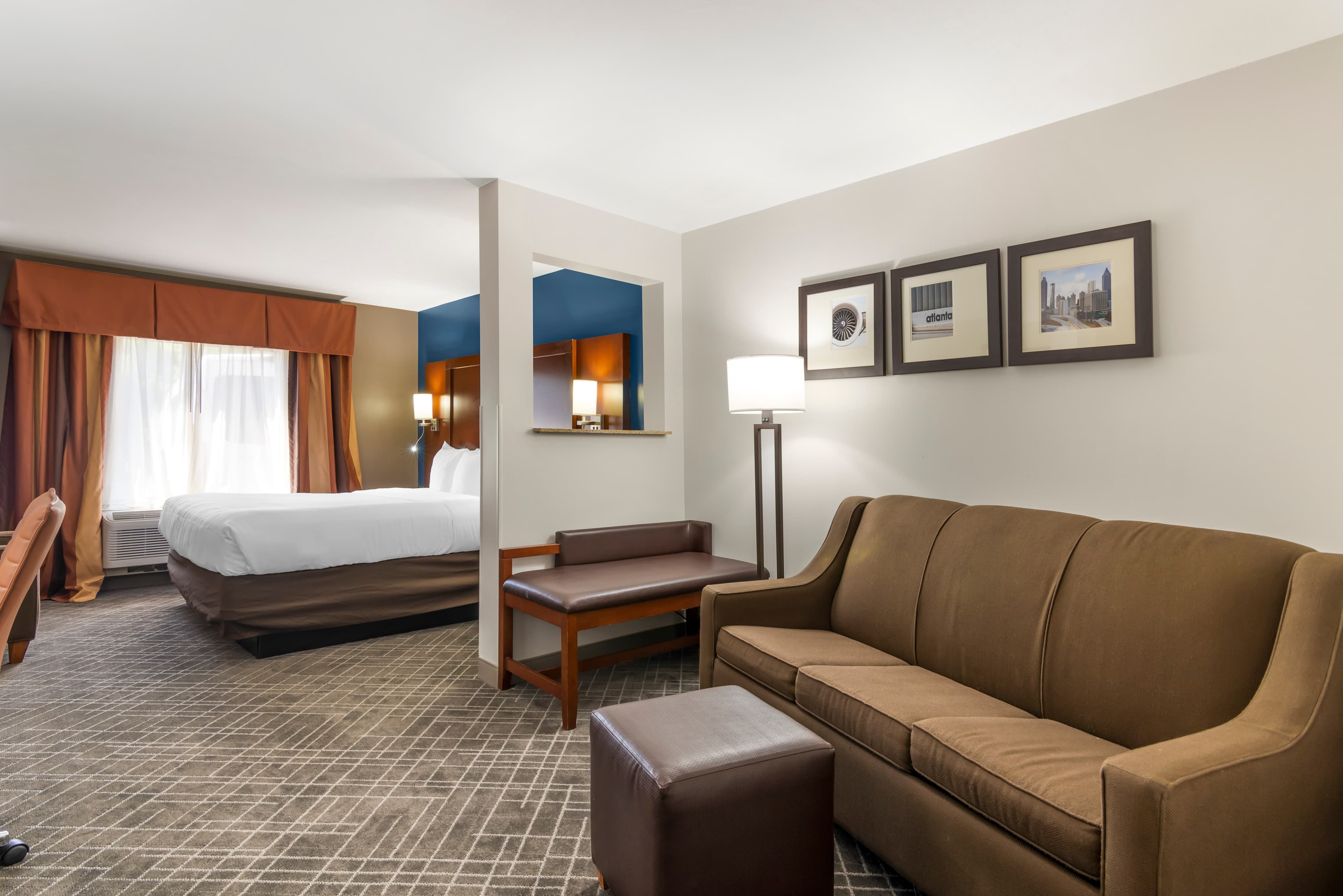 Comfort Suites Atlanta Airport - Image 2