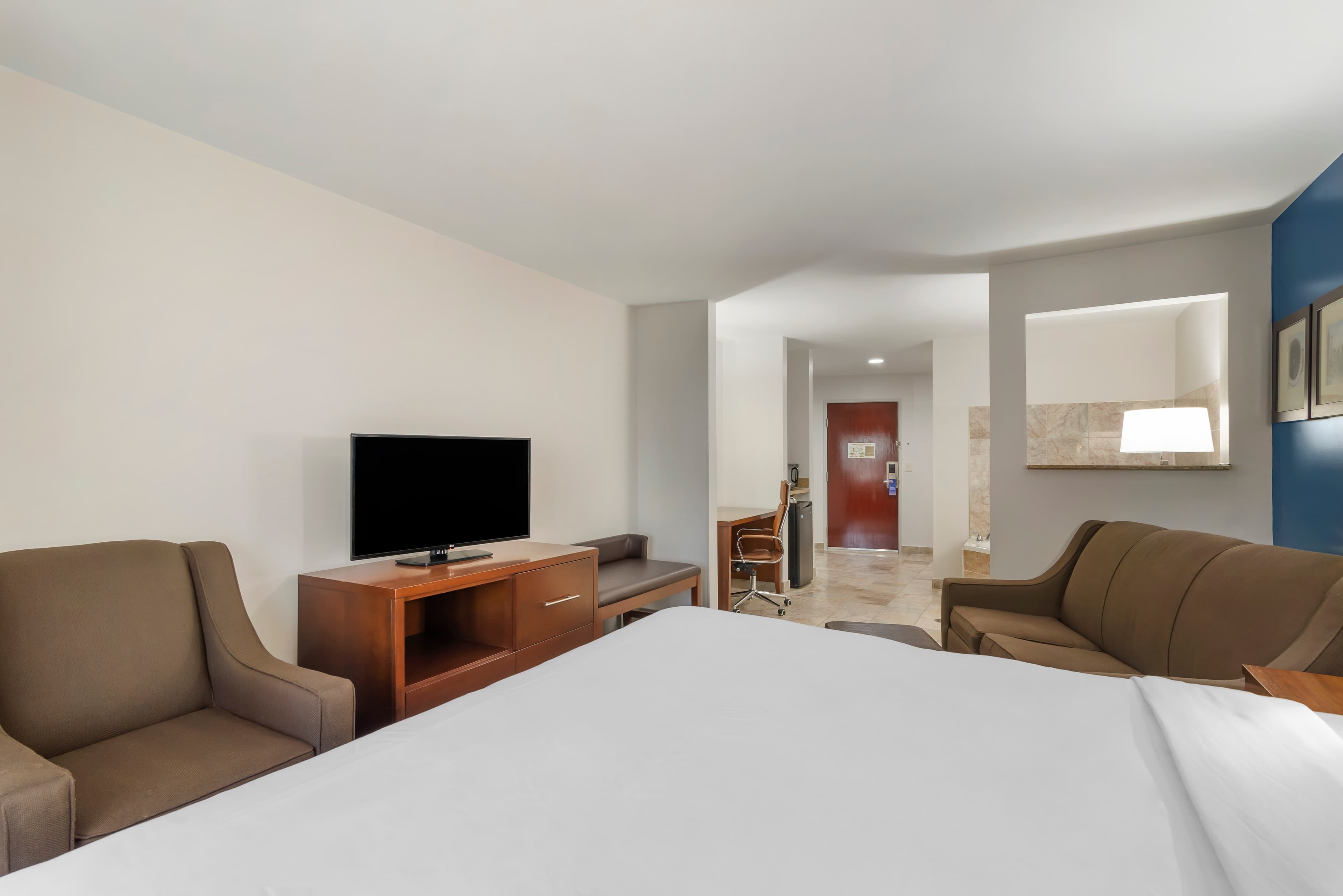 Comfort Suites Atlanta Airport — 10