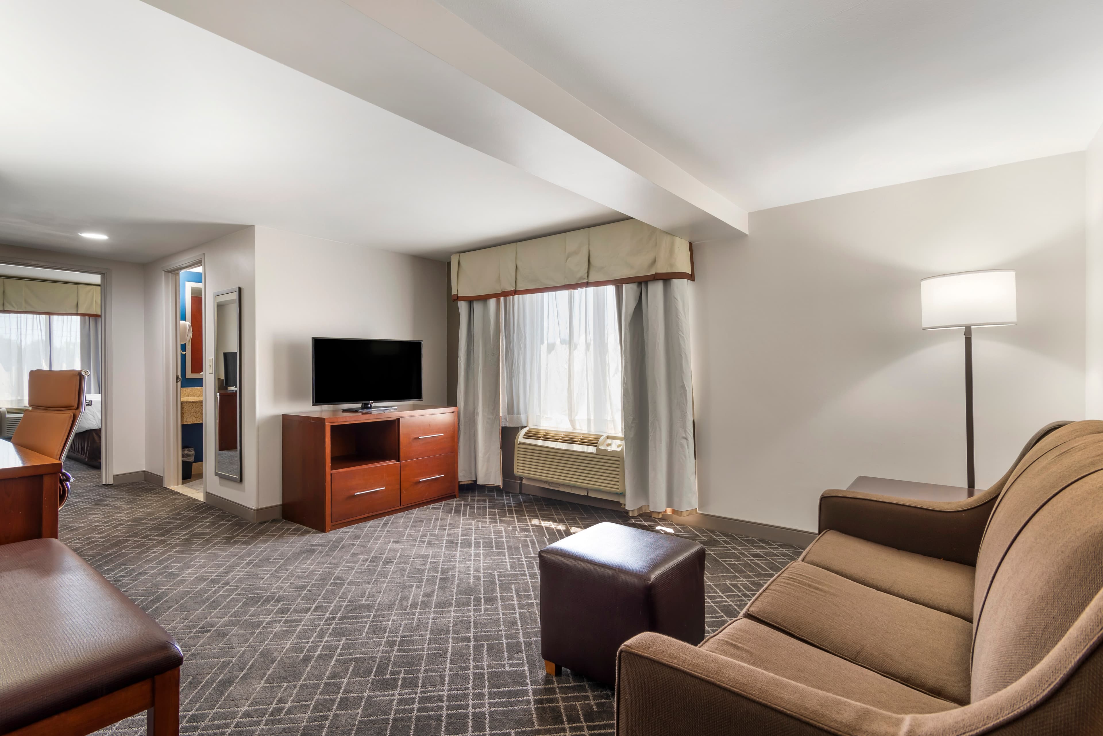 Comfort Suites Atlanta Airport — 12