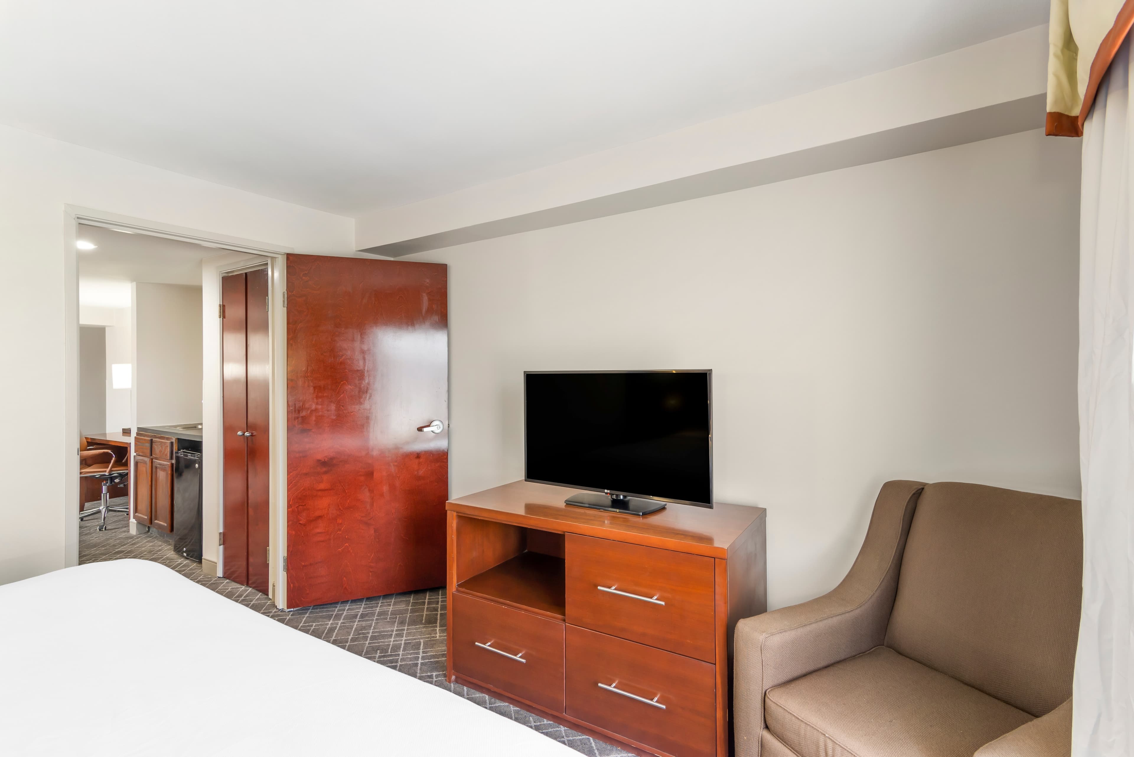 Comfort Suites Atlanta Airport — 13