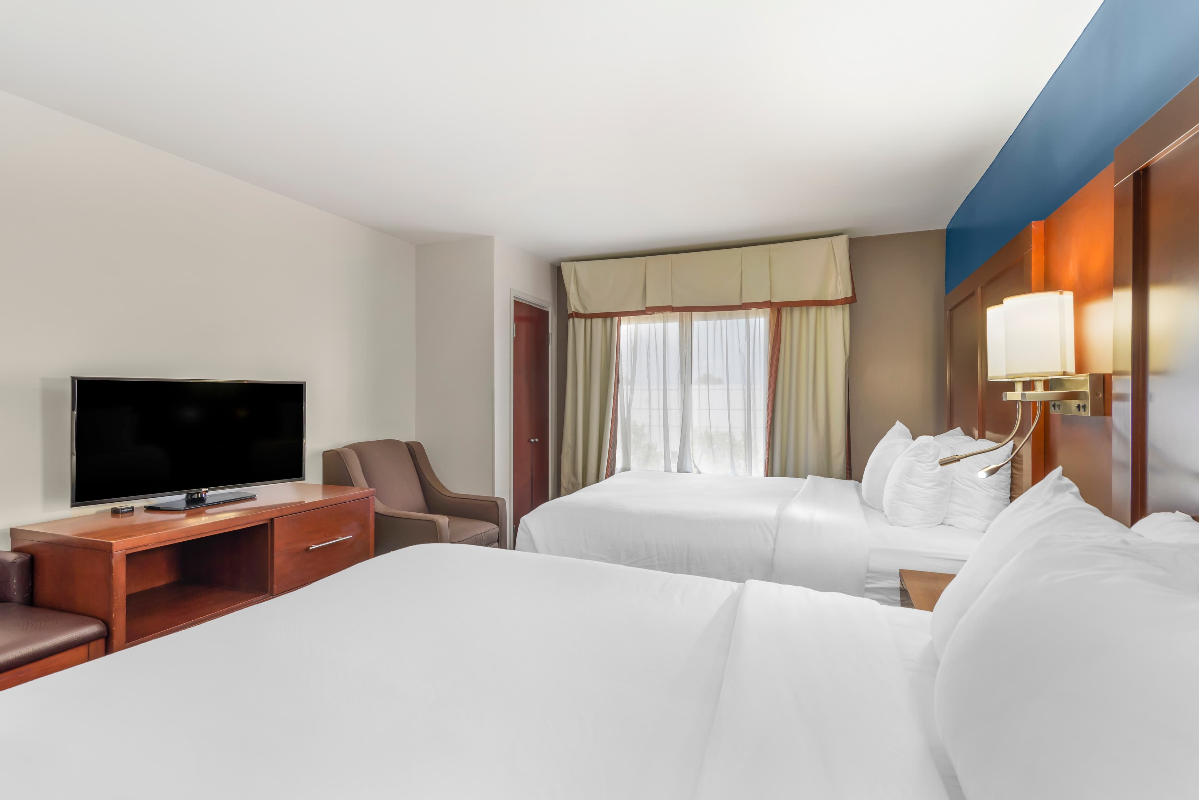 Comfort Suites Atlanta Airport — 17