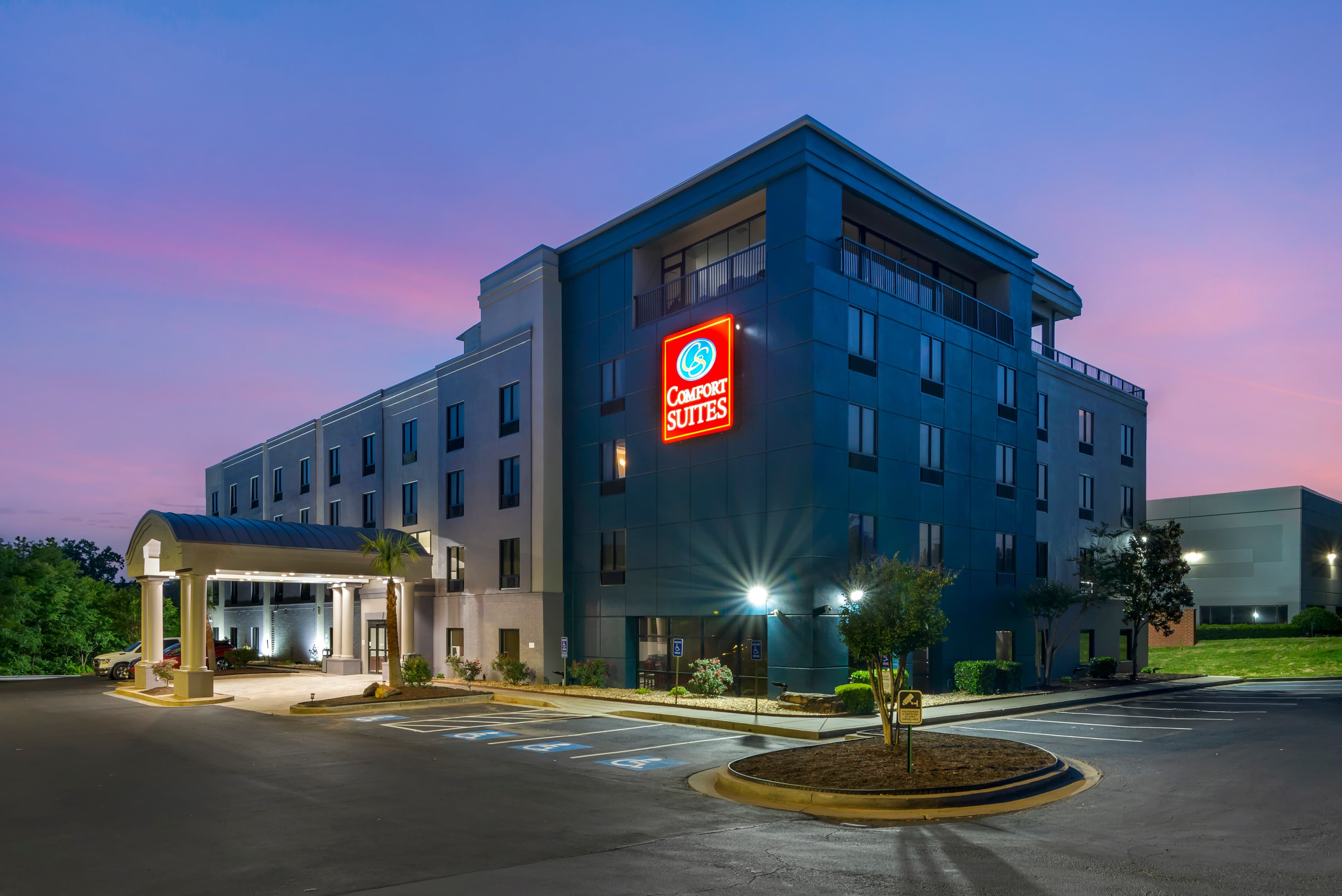 Comfort Suites Atlanta Airport - Image 1