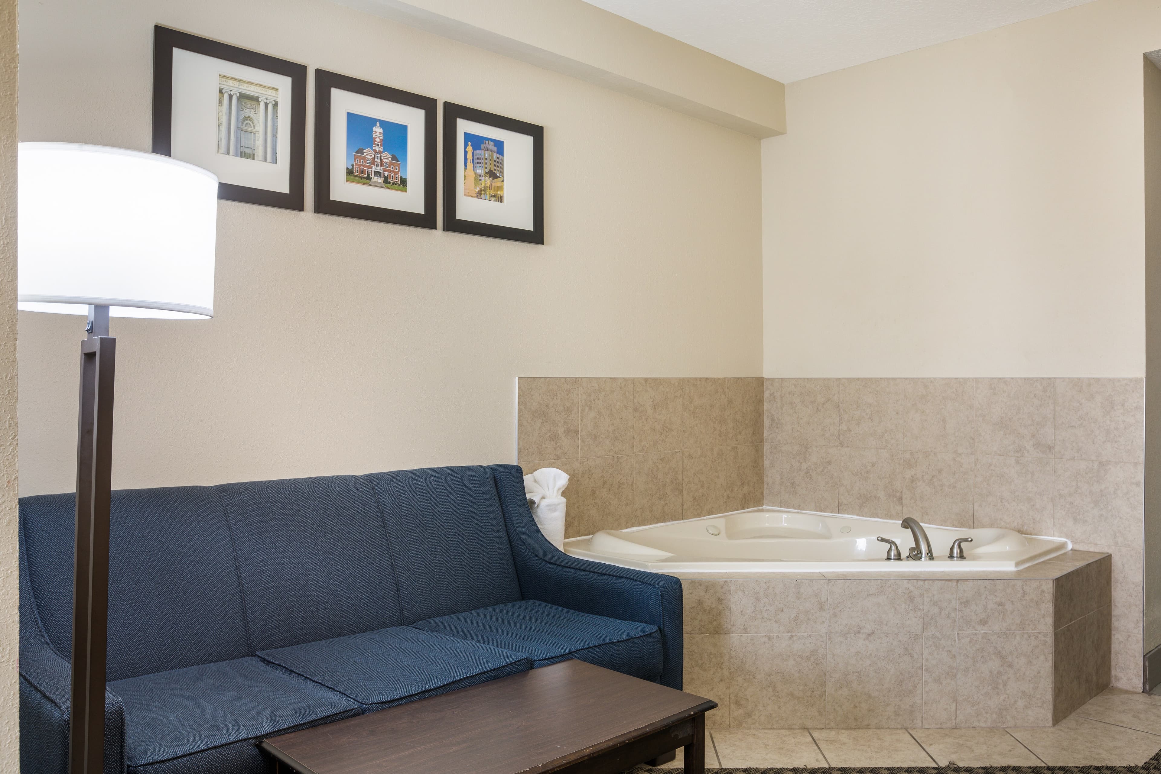 Comfort Suites Forsyth near I-75 — 17