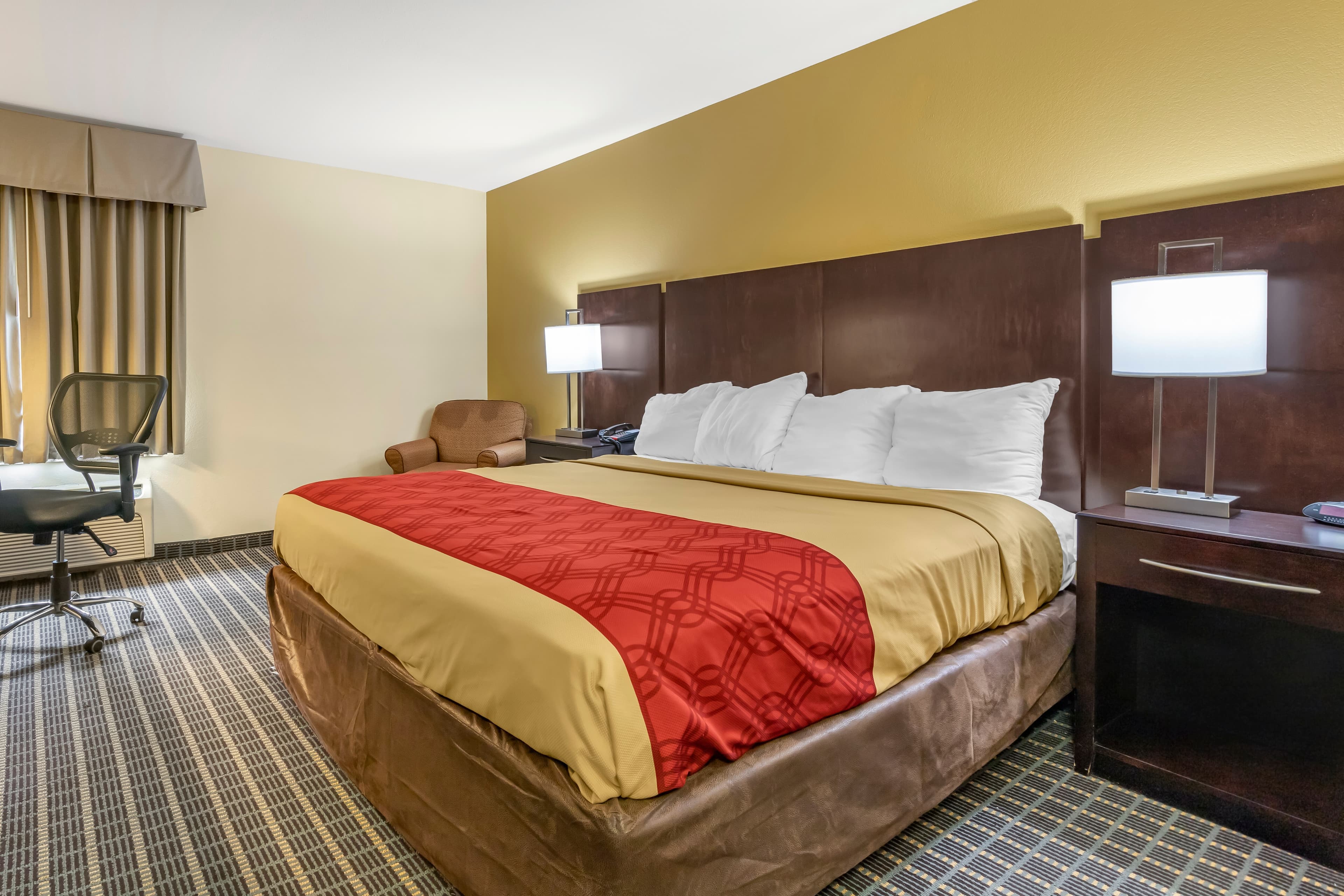 Econo Lodge Brunswick Travel Center — 7