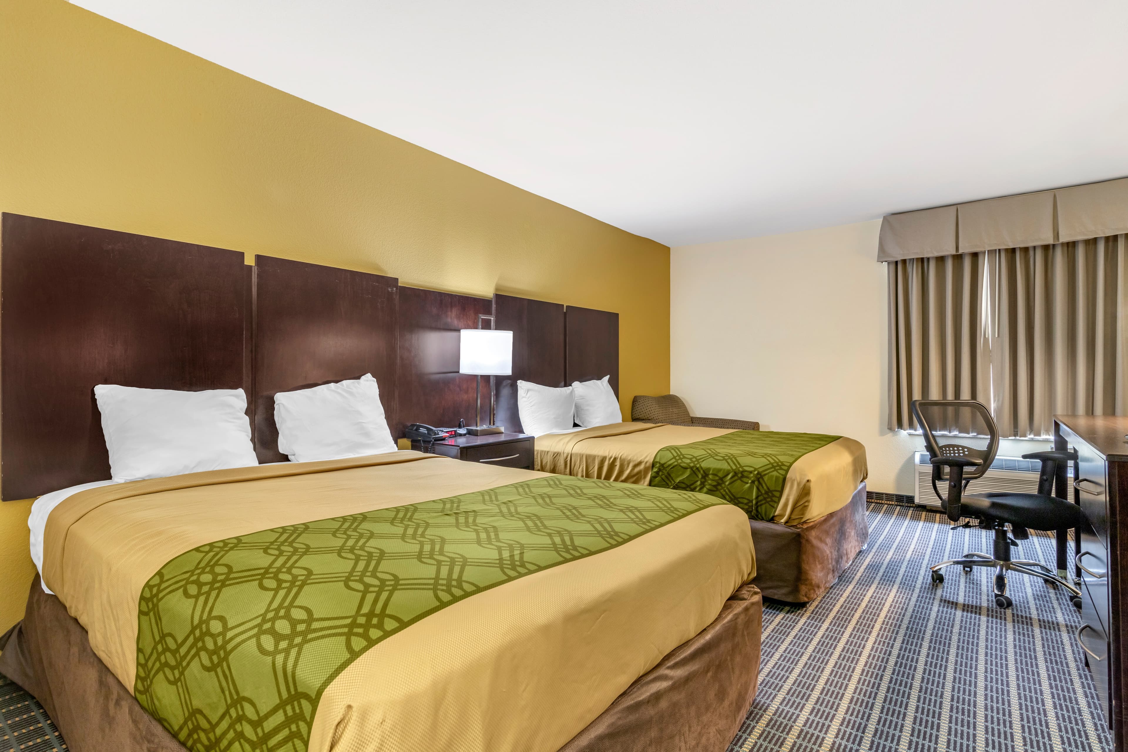 Econo Lodge Brunswick Travel Center — 16