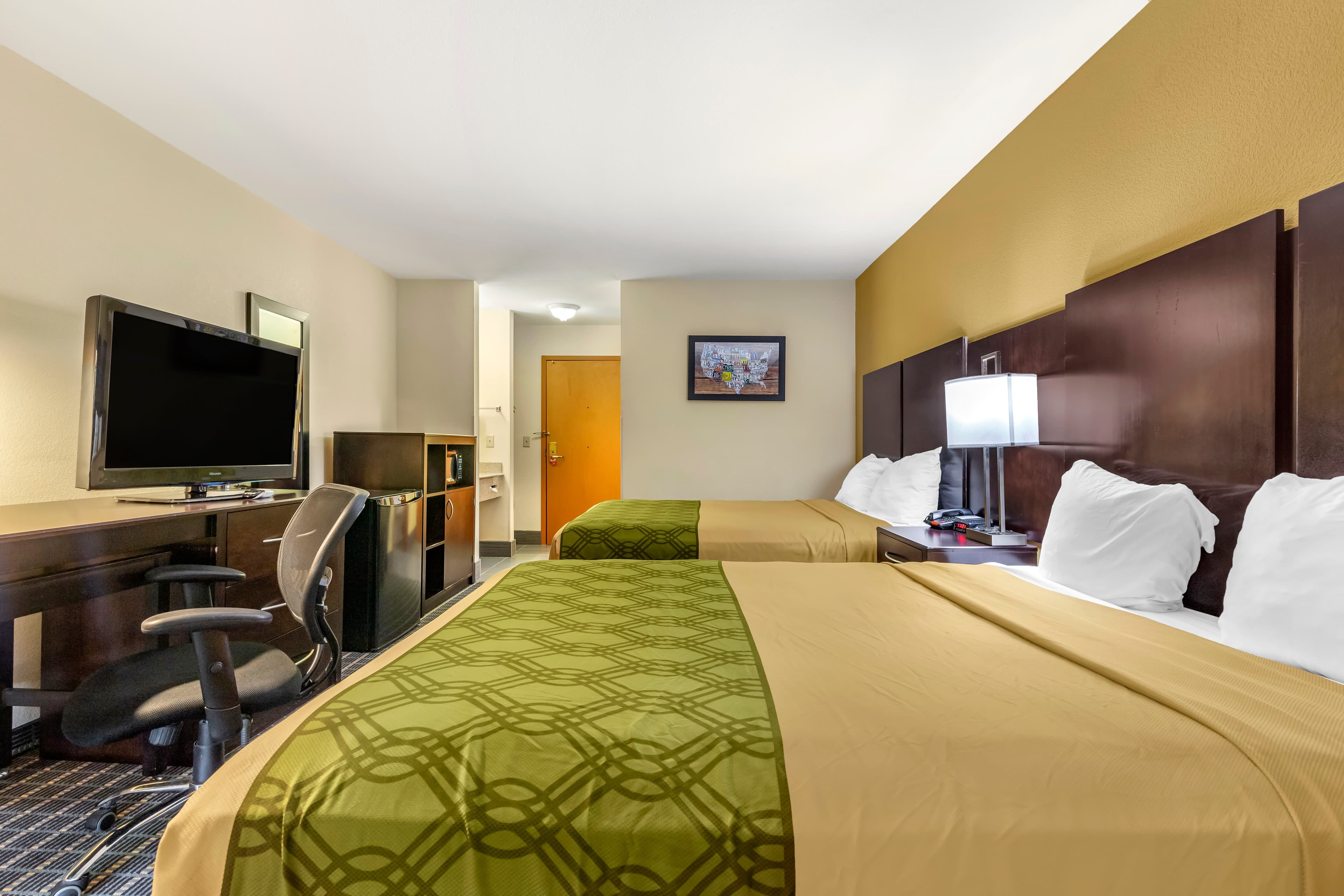 Econo Lodge Brunswick Travel Center — 18
