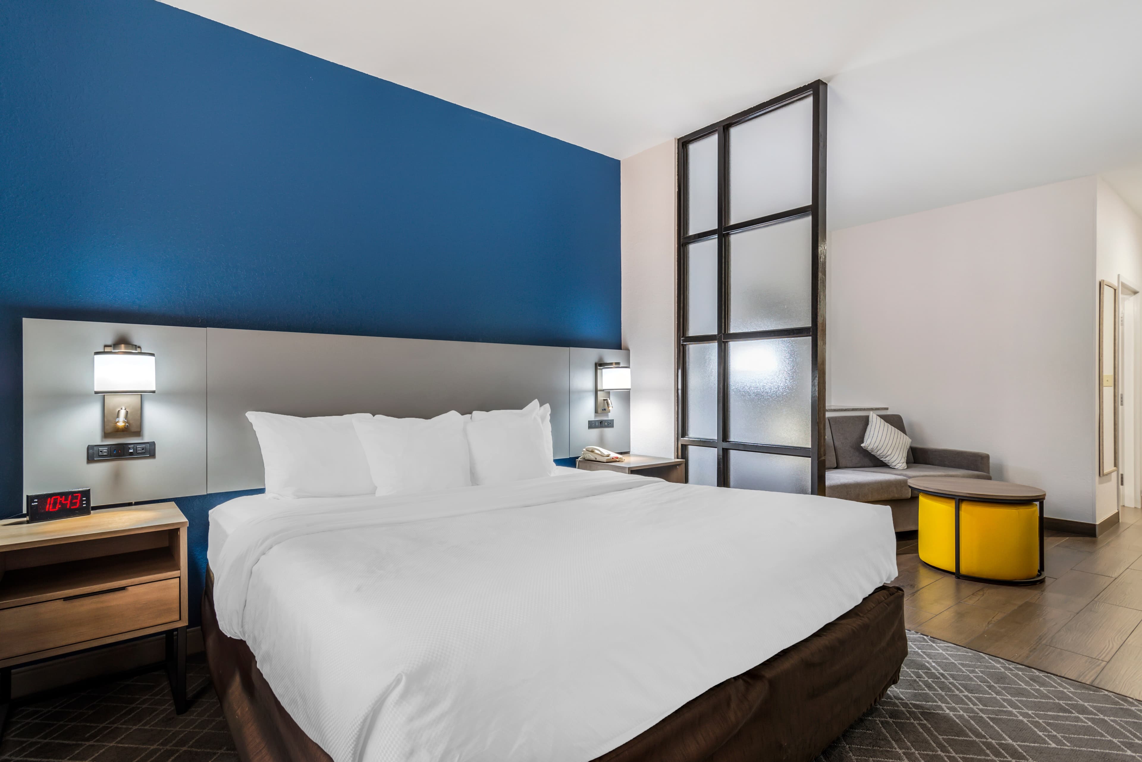 Comfort Suites Macon Northwest - Image 2