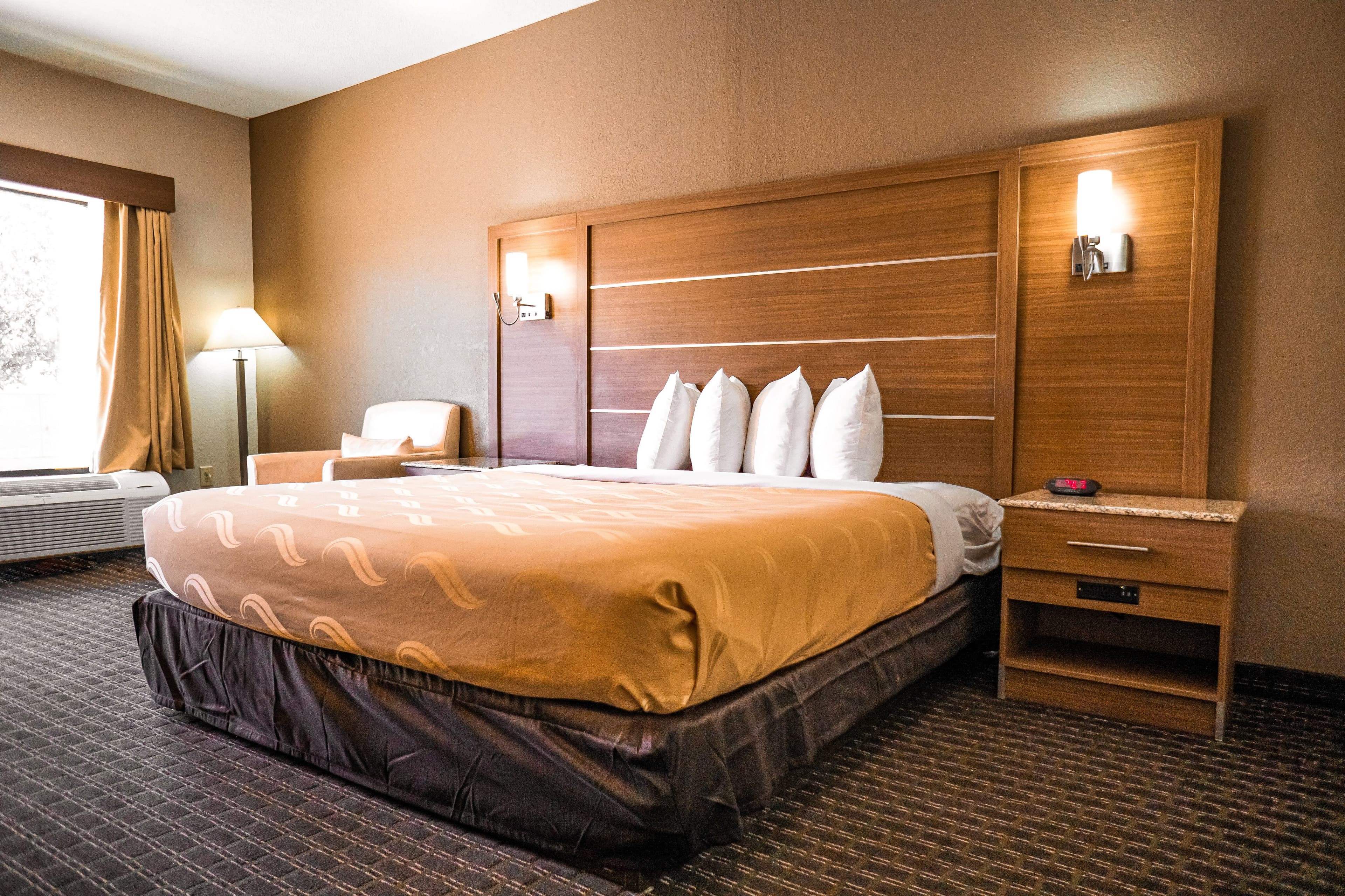 Quality Inn & Suites near Six Flags - Austell - Image 4