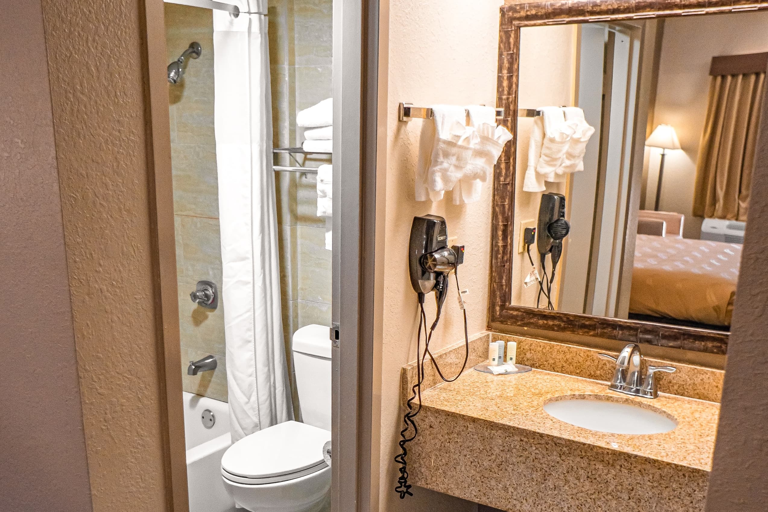 Quality Inn & Suites near Six Flags - Austell — 12