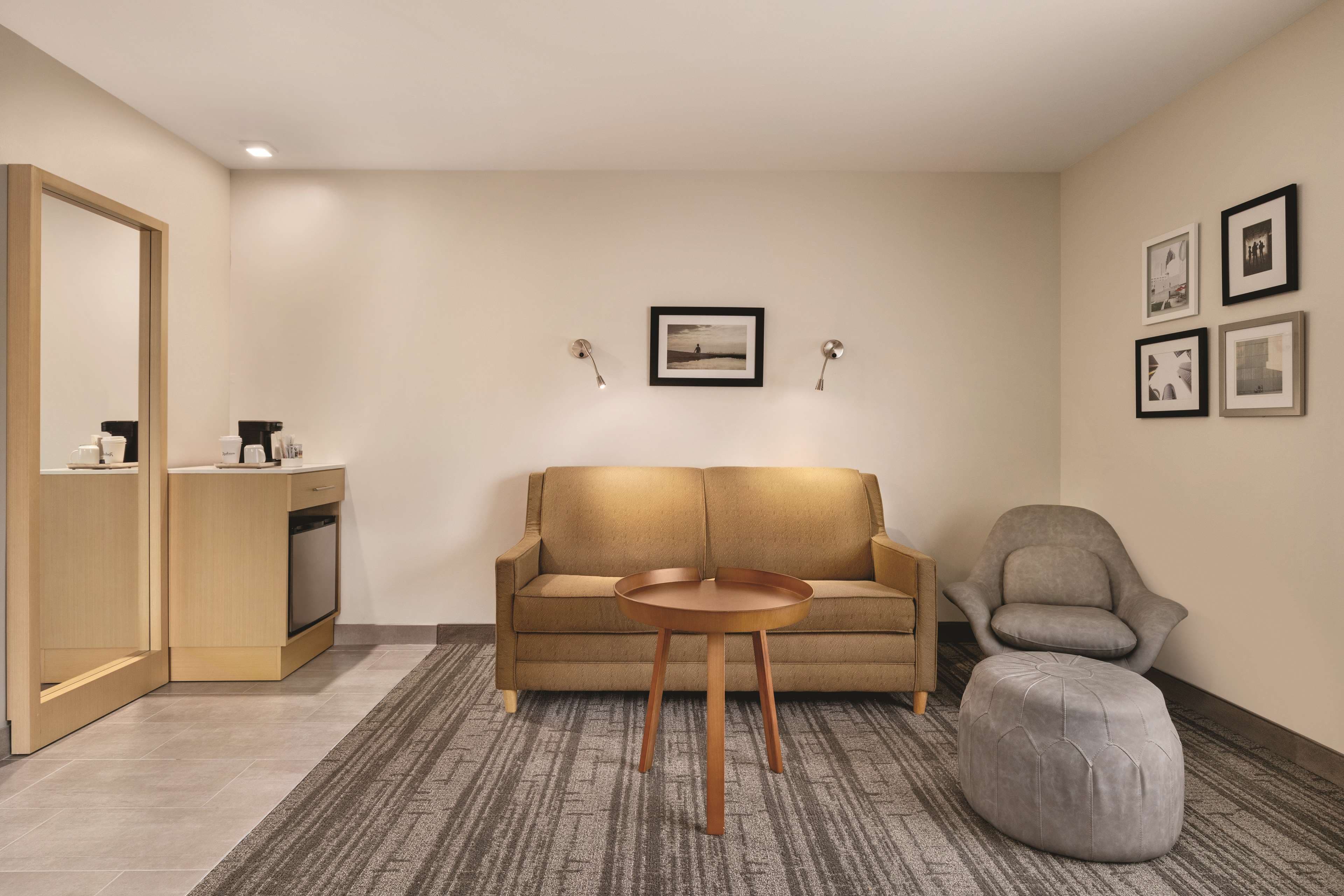 Radisson Hotel Atlanta Airport — 6