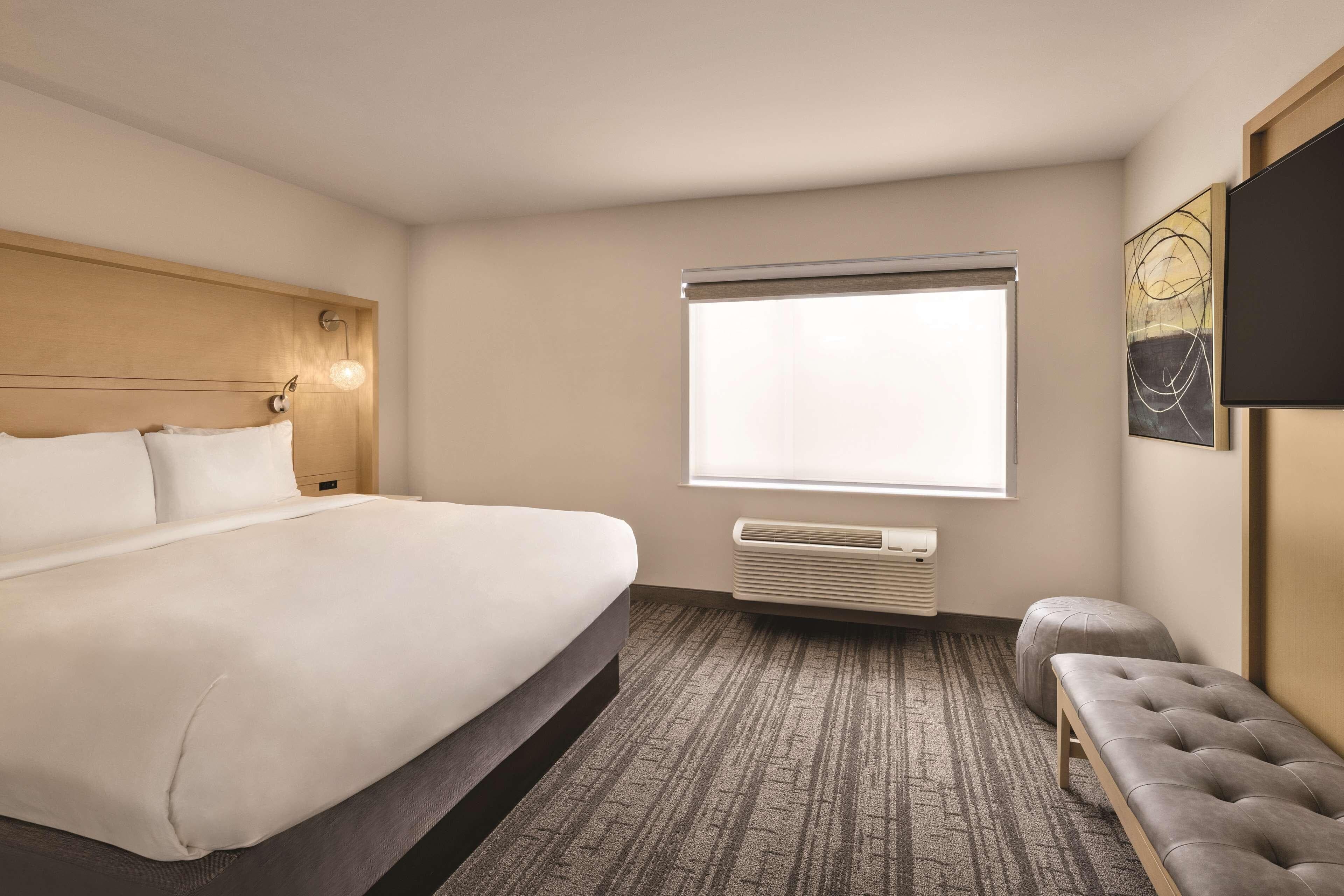 Radisson Hotel Atlanta Airport - Image 4