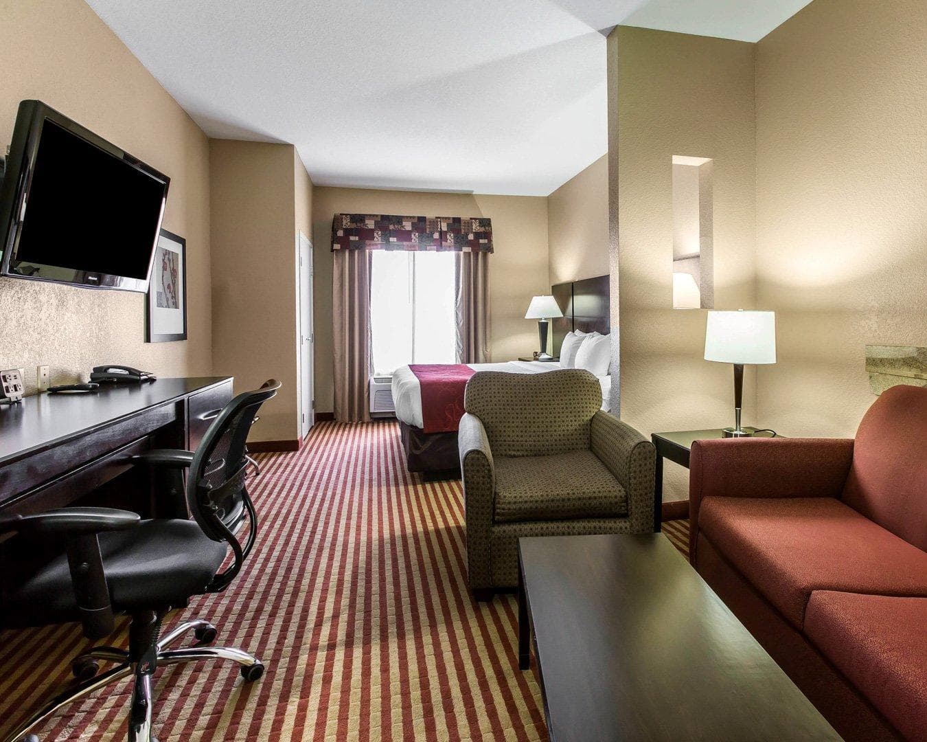 Comfort Suites Waycross — 24