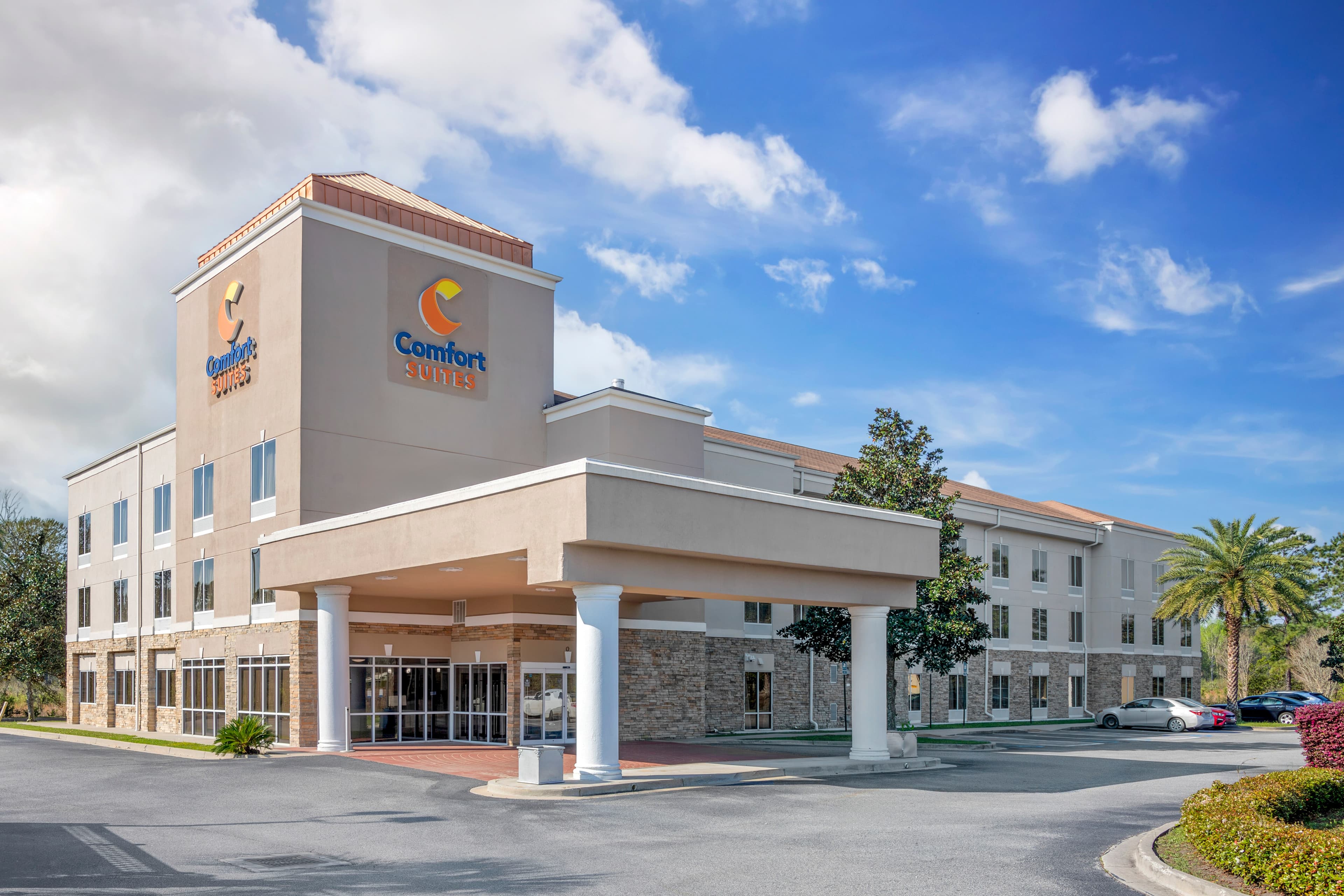 Comfort Suites Brunswick - Image 1