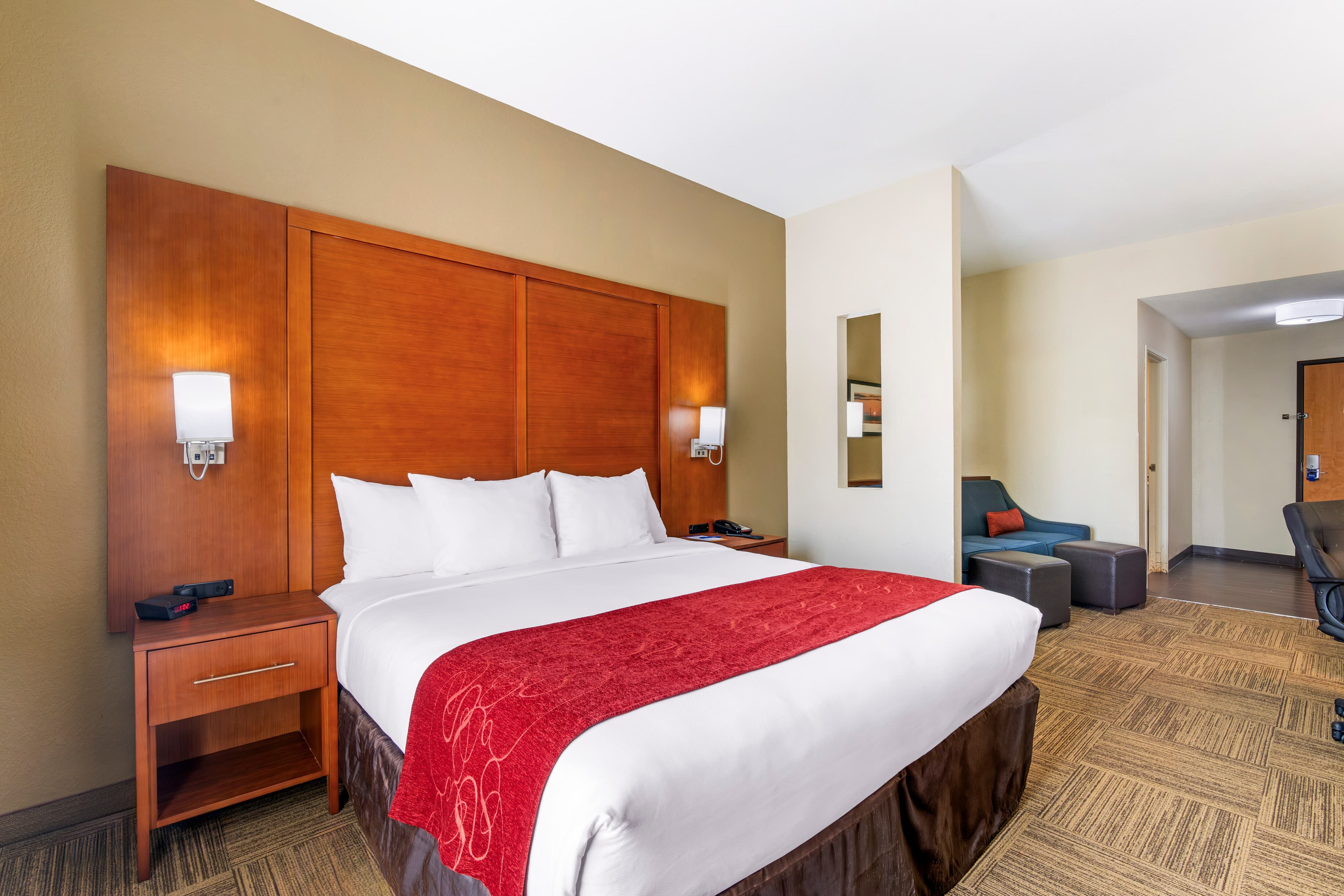 Comfort Suites Brunswick — 7