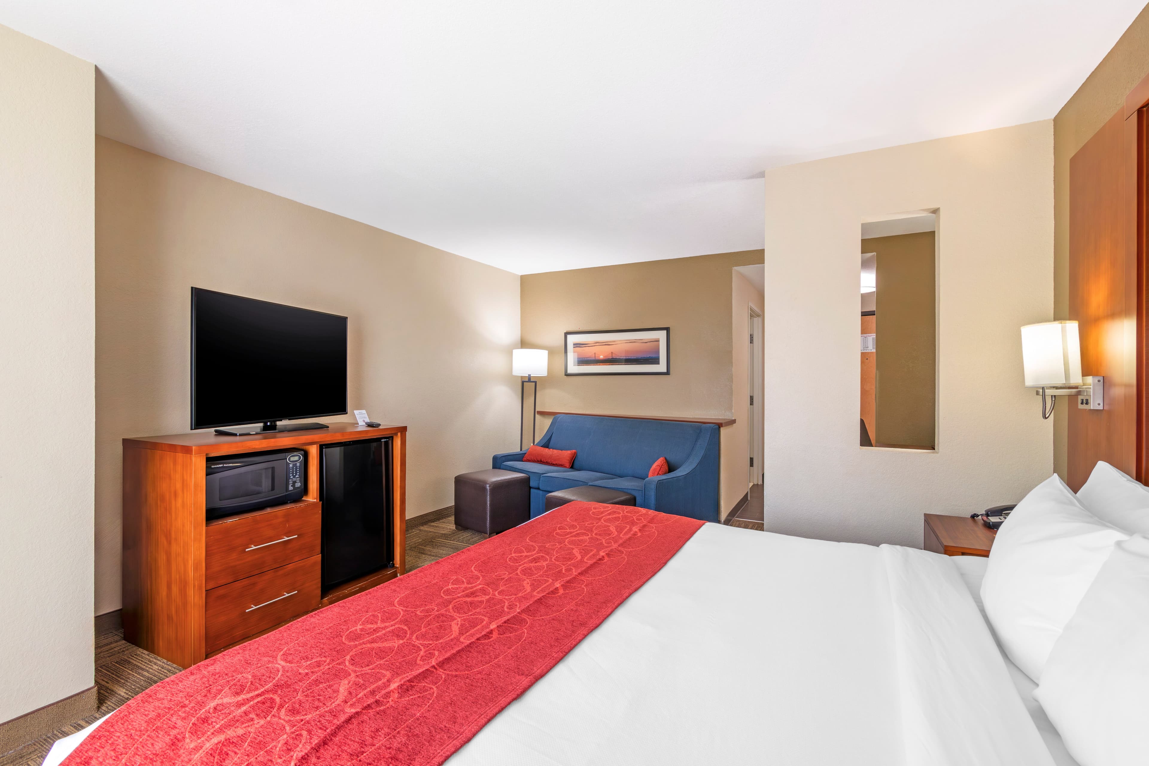 Comfort Suites Brunswick — 16