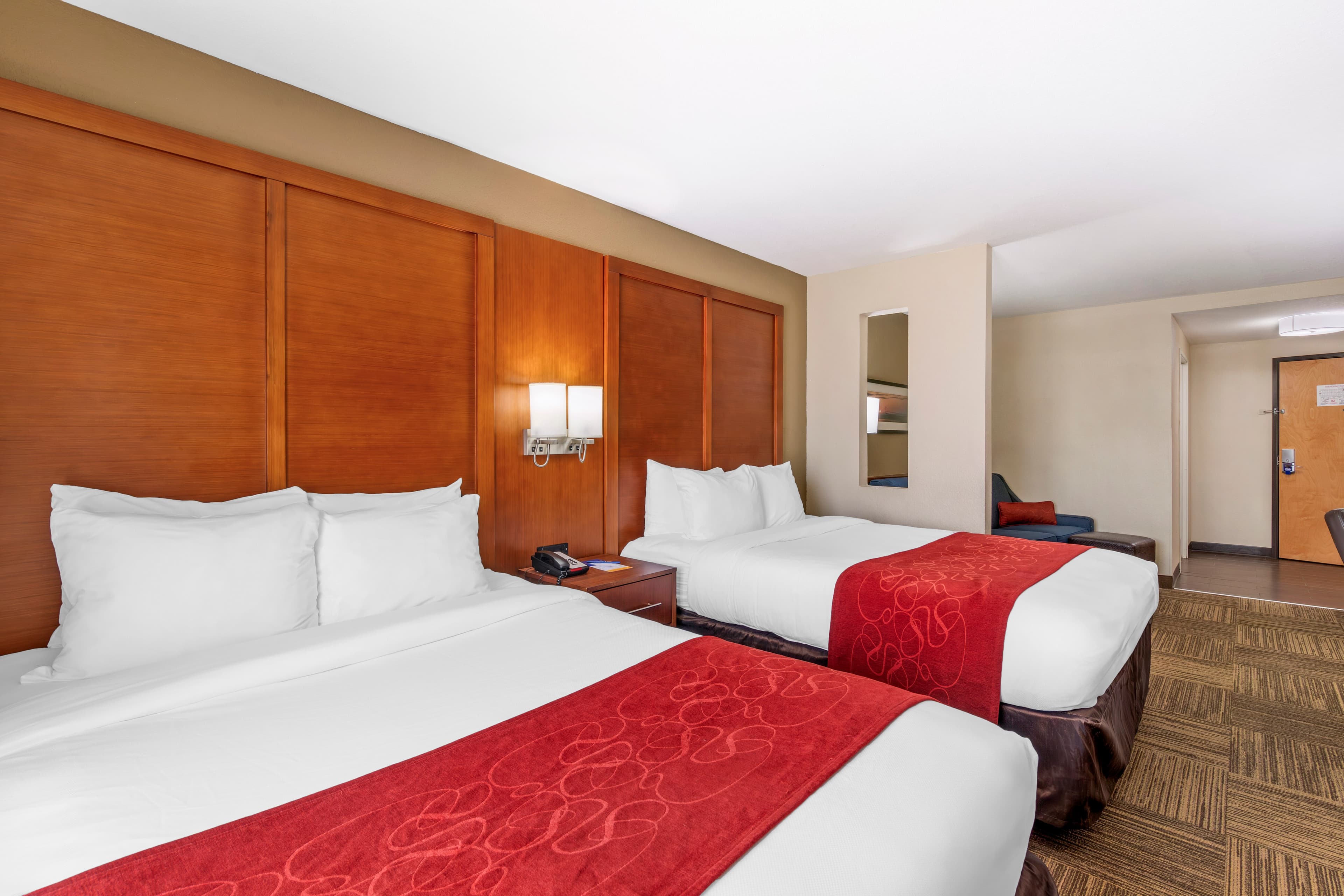 Comfort Suites Brunswick — 11