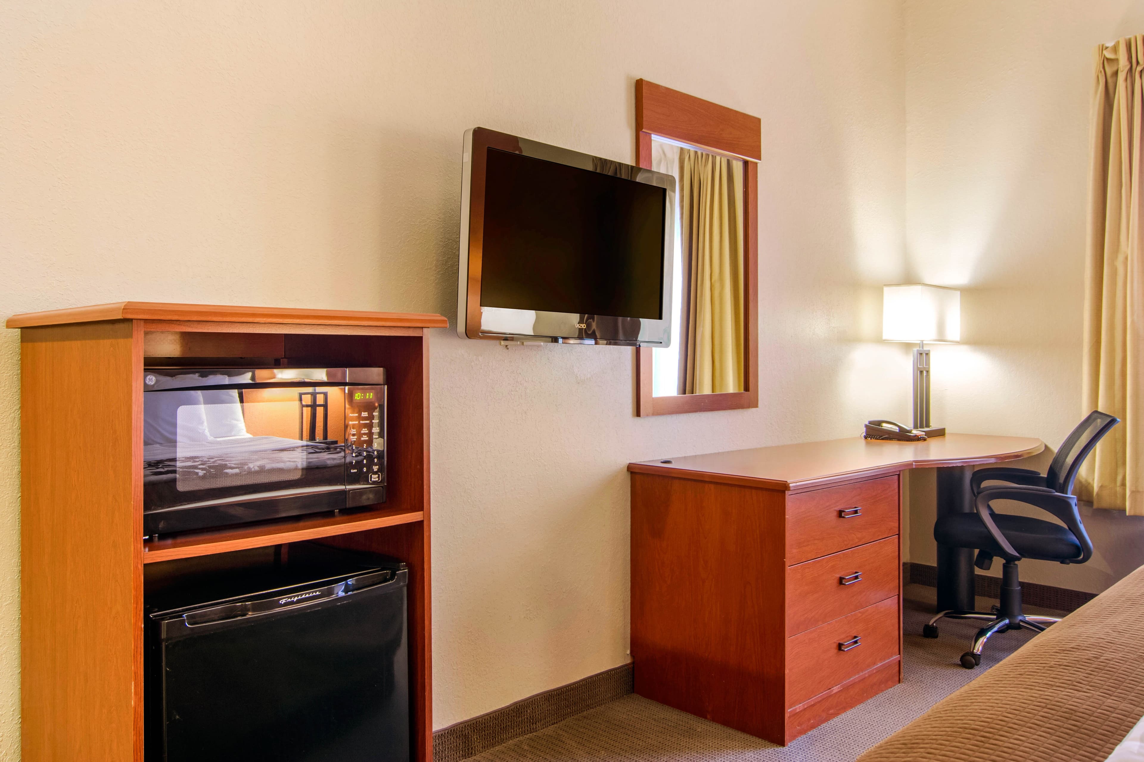 Sleep Inn & Suites Athens South - Image 2