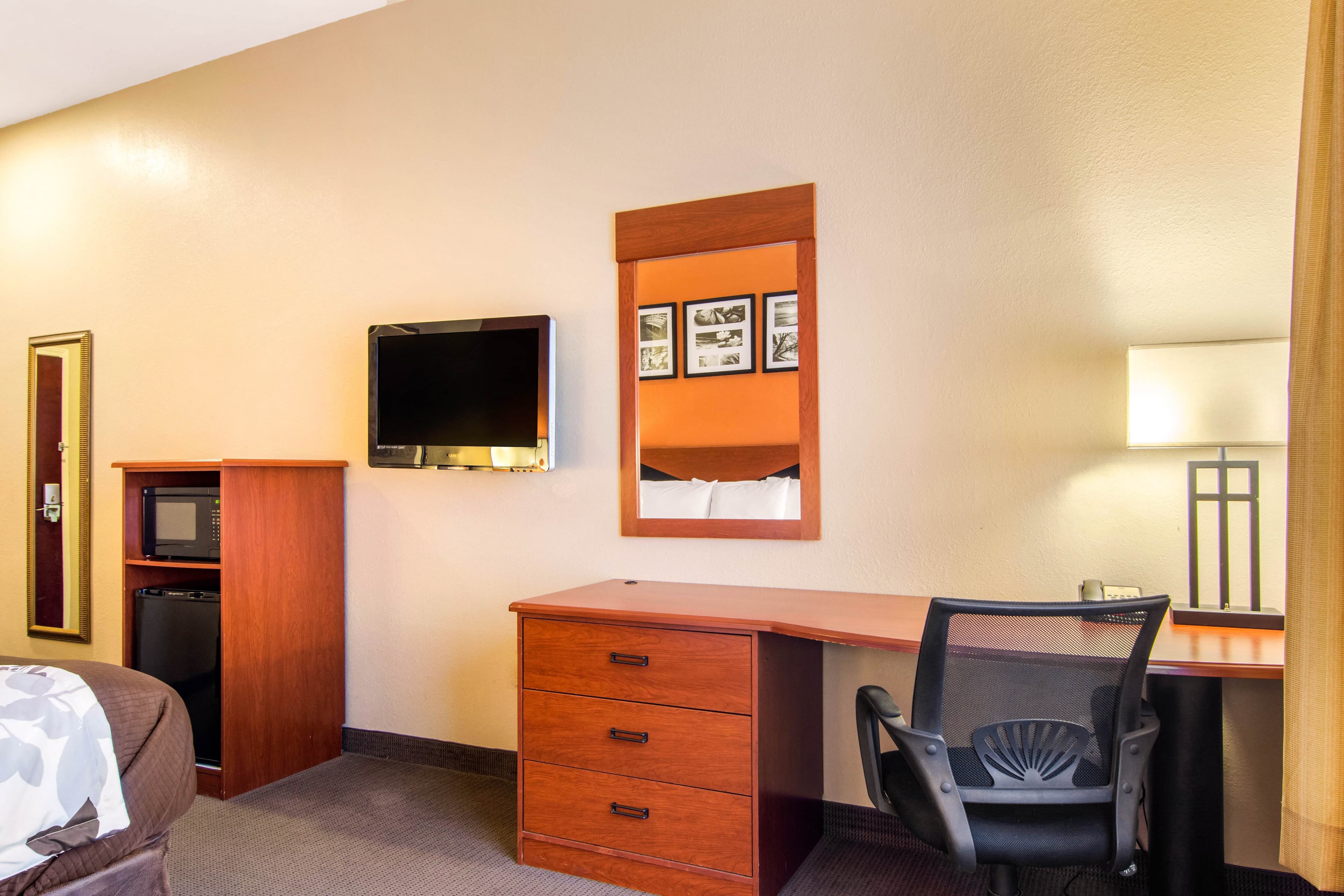 Sleep Inn & Suites Athens South - Image 4