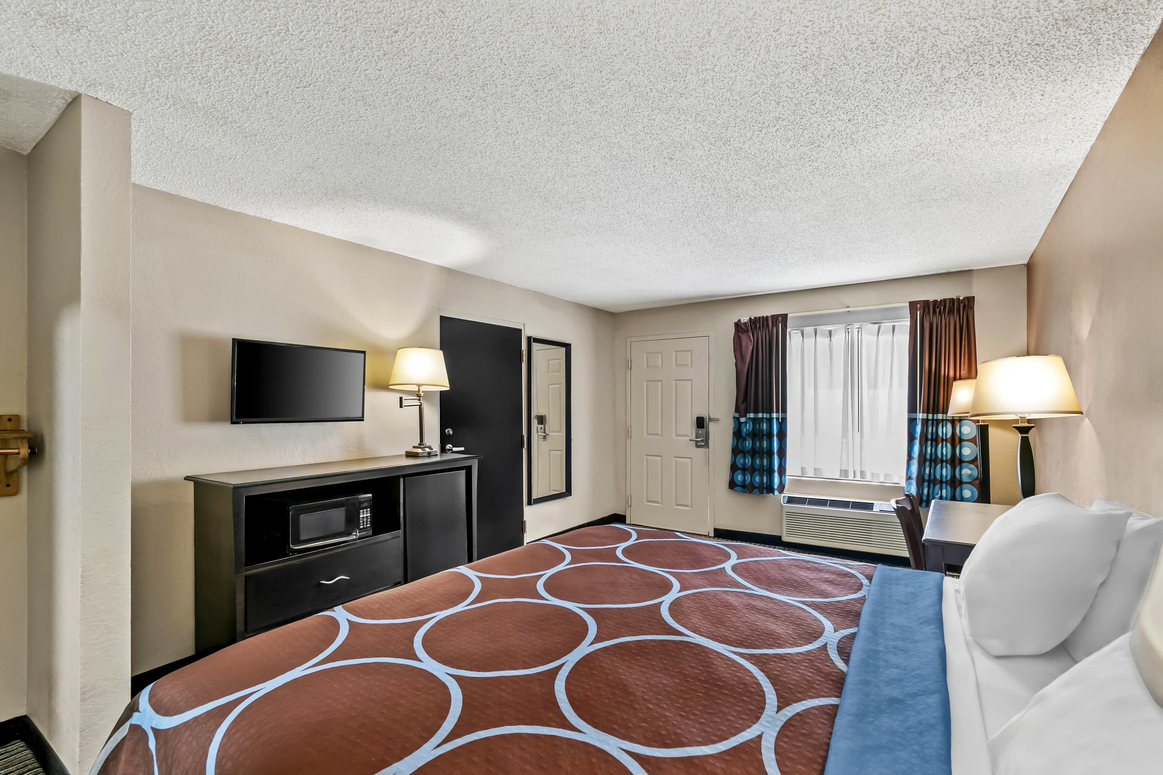 Econo Lodge Elberton — 6