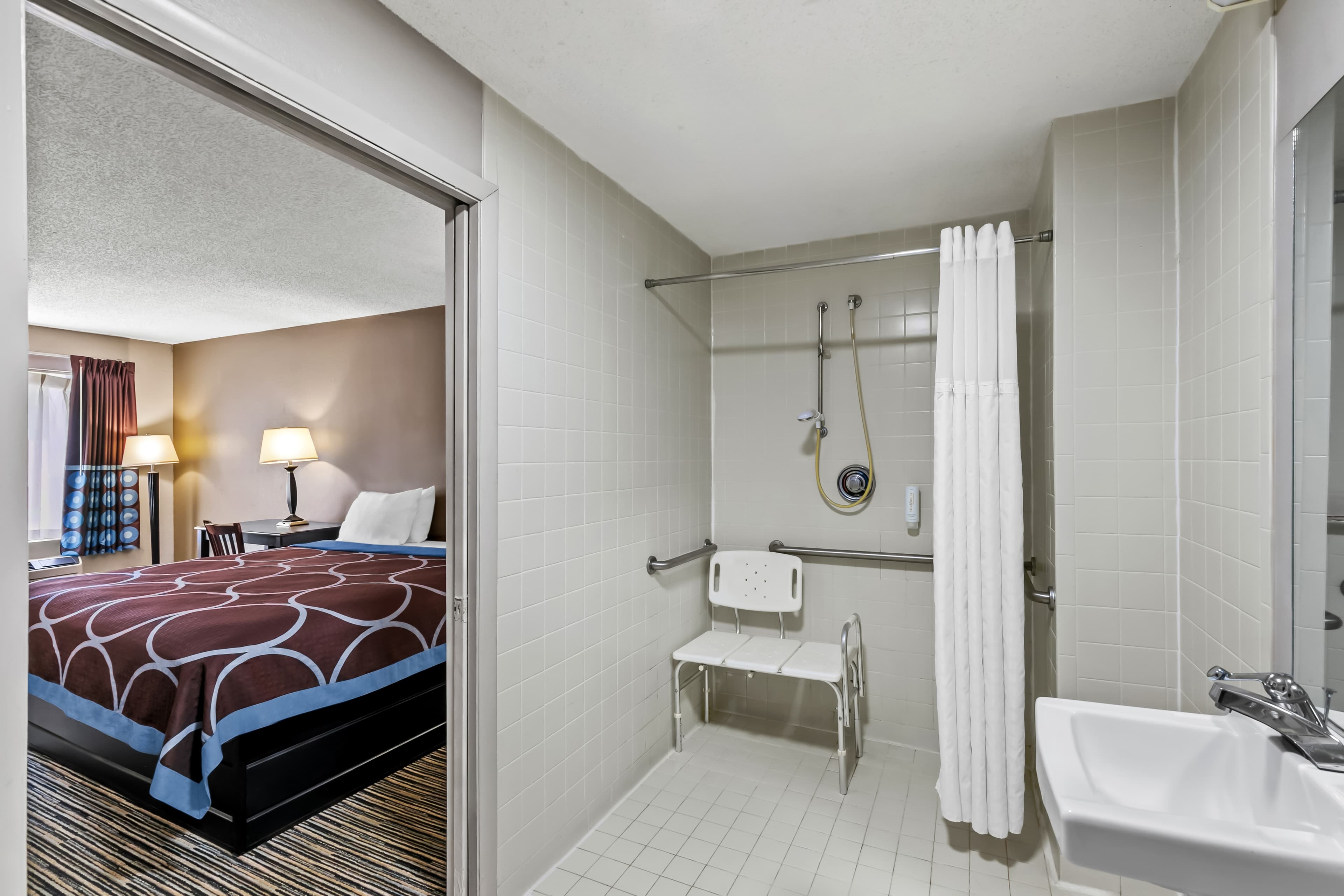 Econo Lodge Elberton — 7
