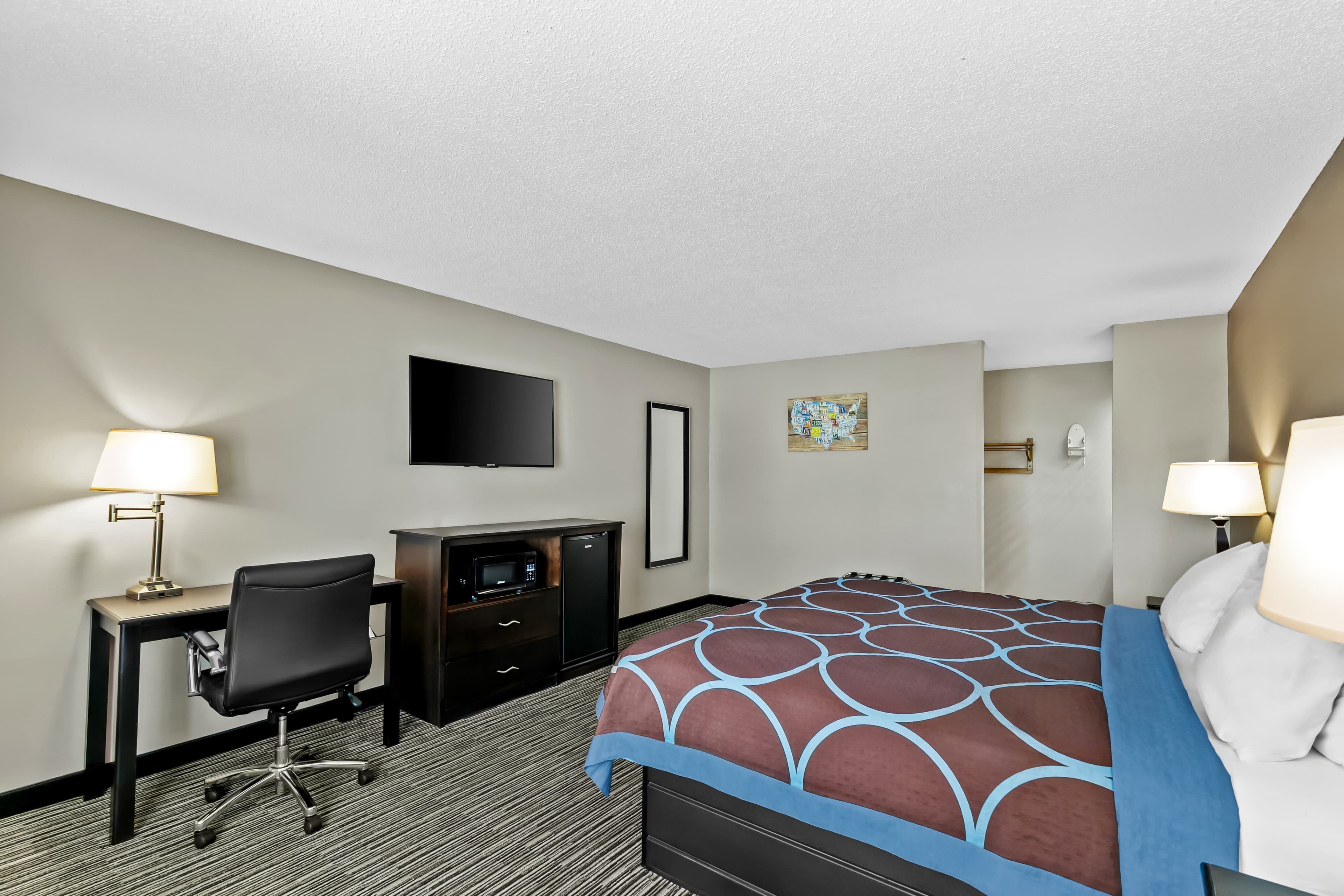 Econo Lodge Elberton — 12