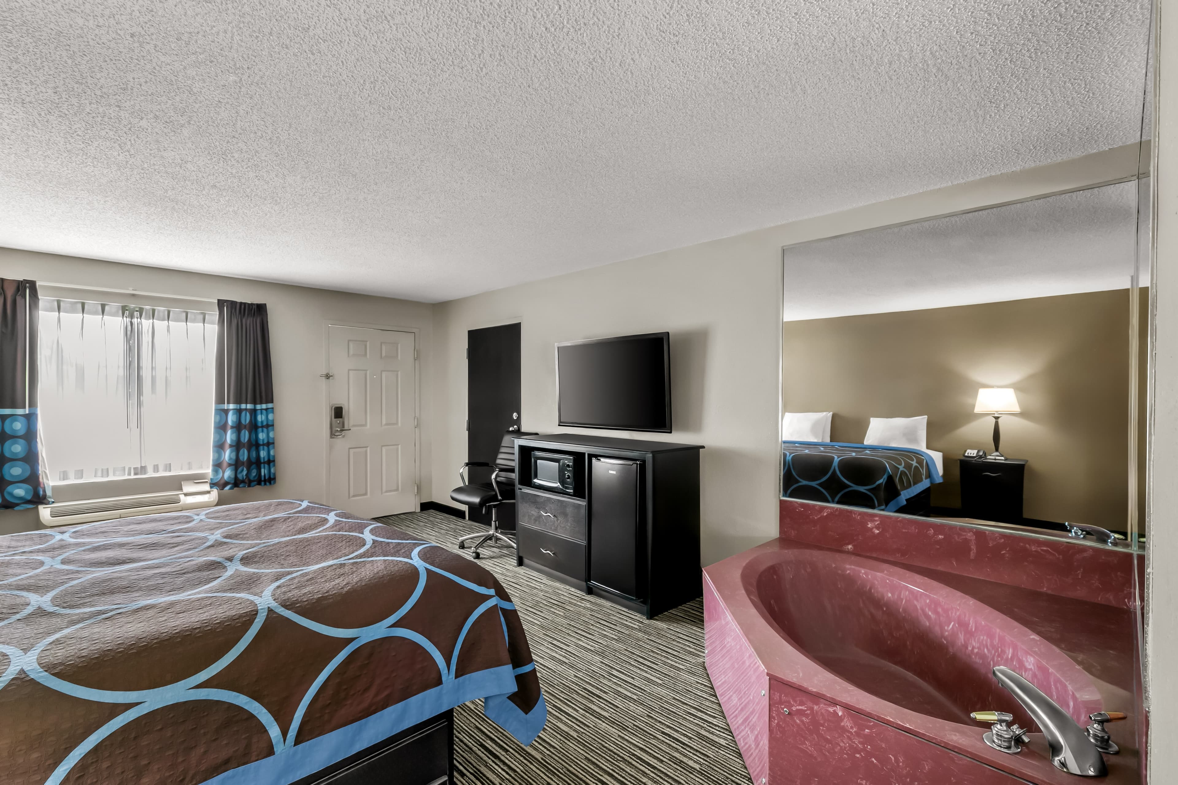 Econo Lodge Elberton — 25