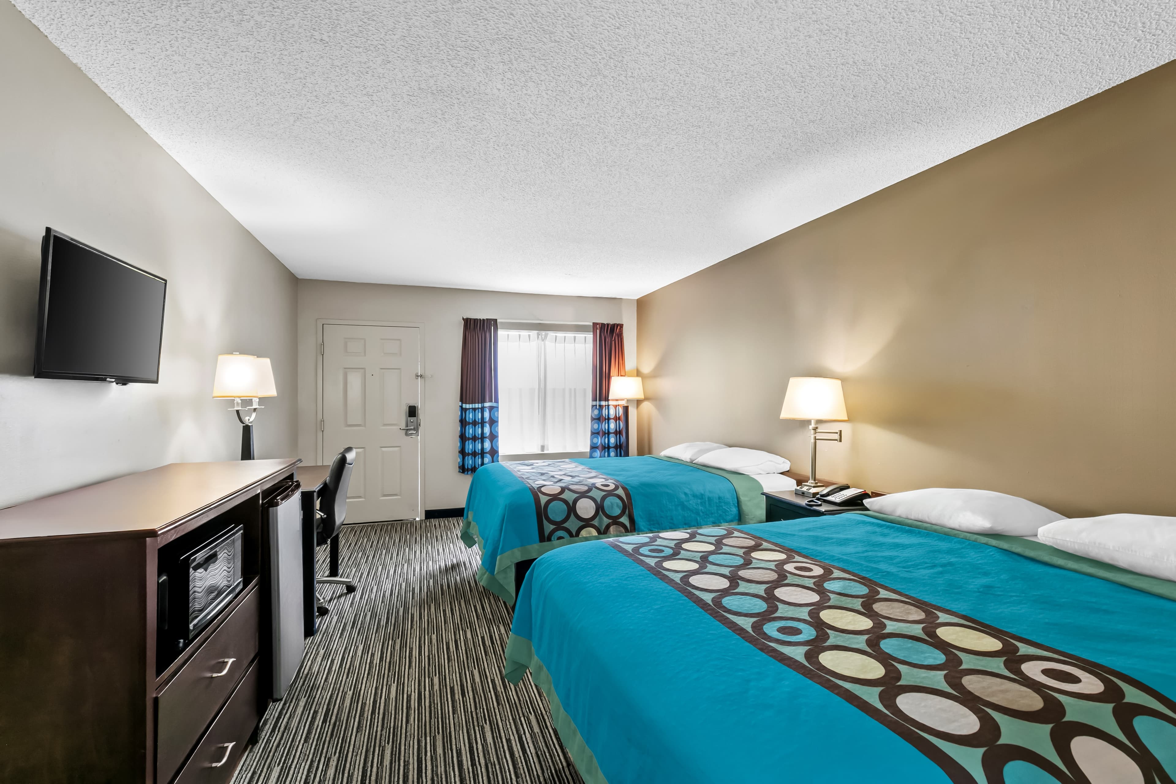 Econo Lodge Elberton — 34