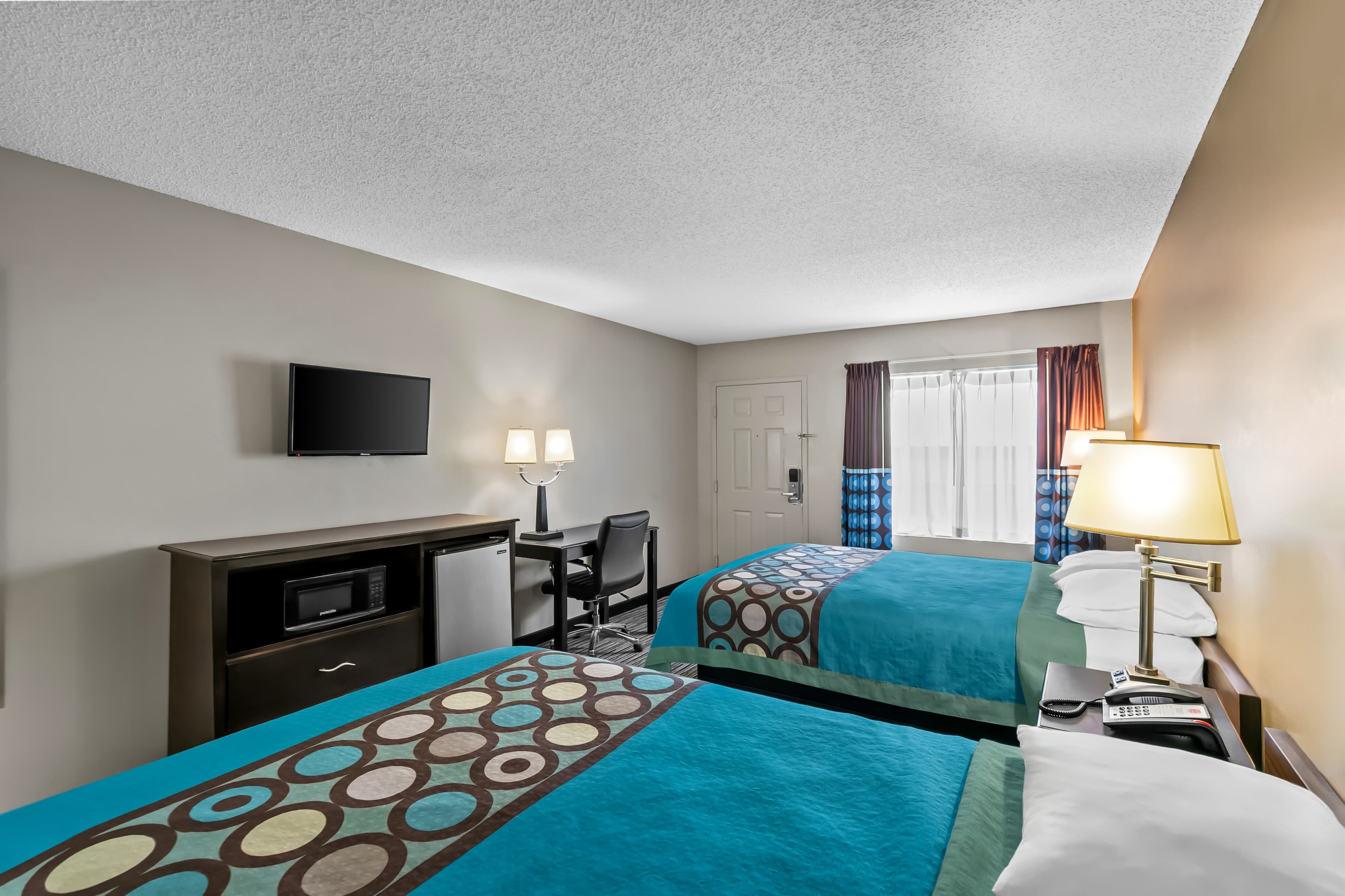 Econo Lodge Elberton — 35