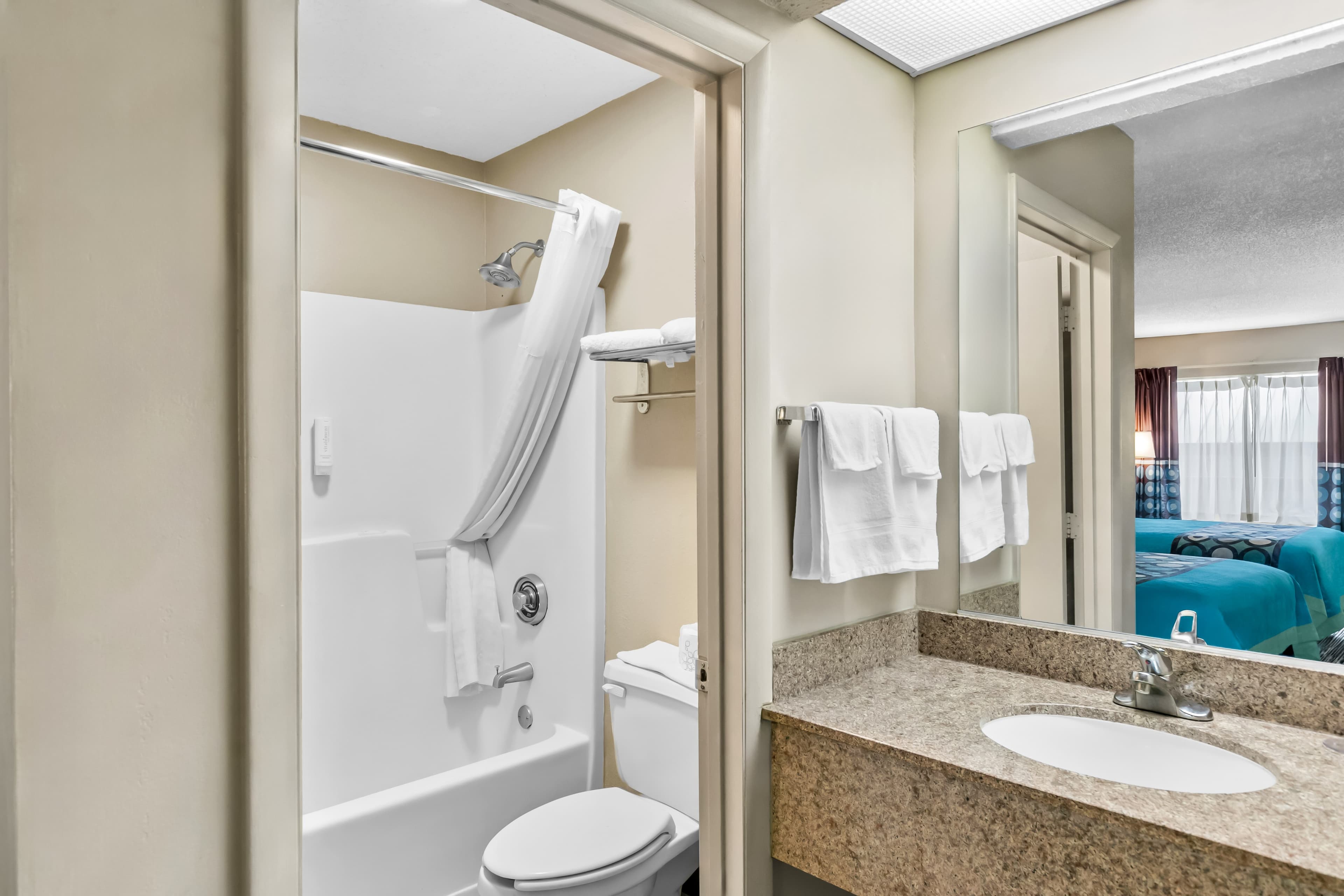 Econo Lodge Elberton — 36