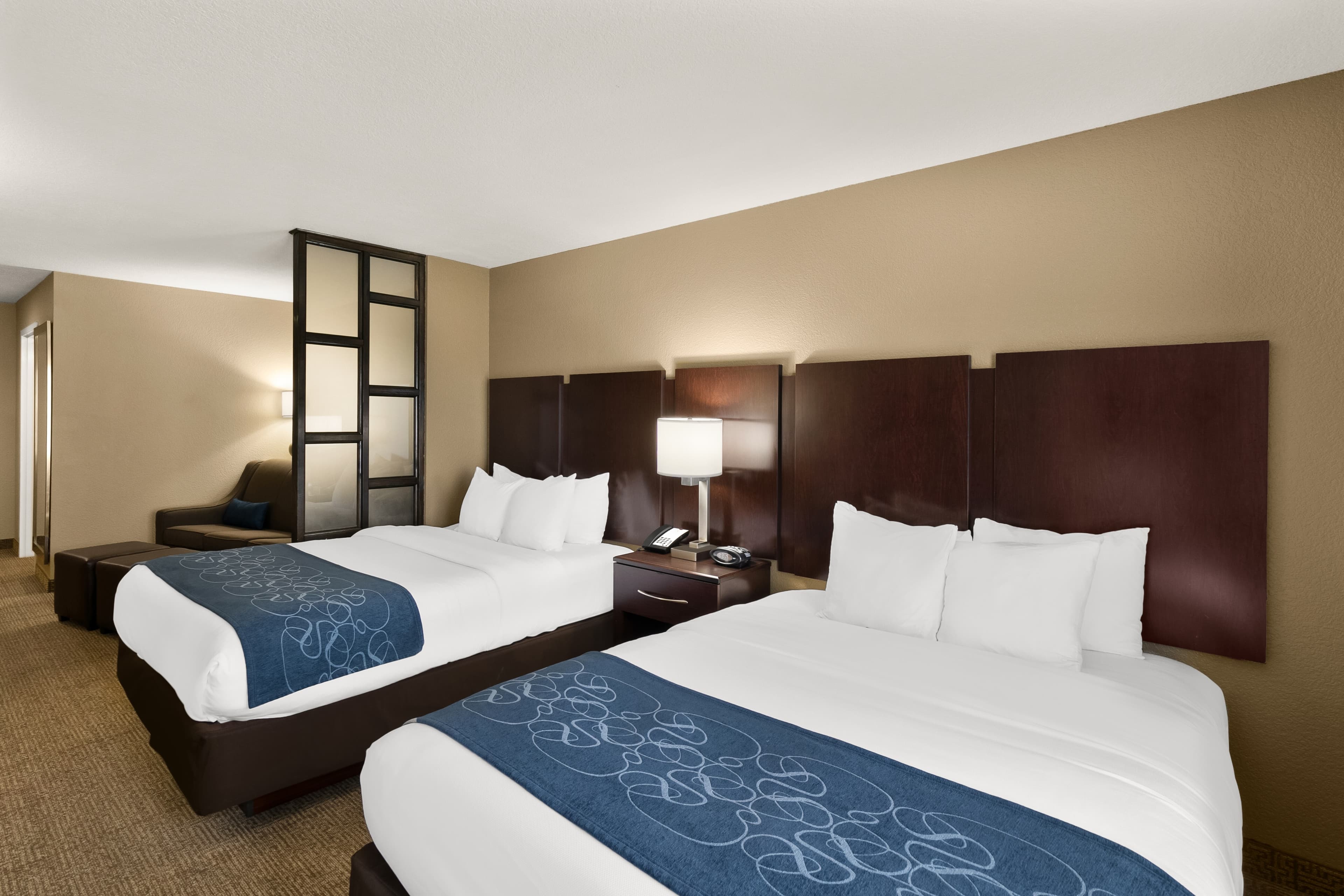 Comfort Suites Commerce — 11