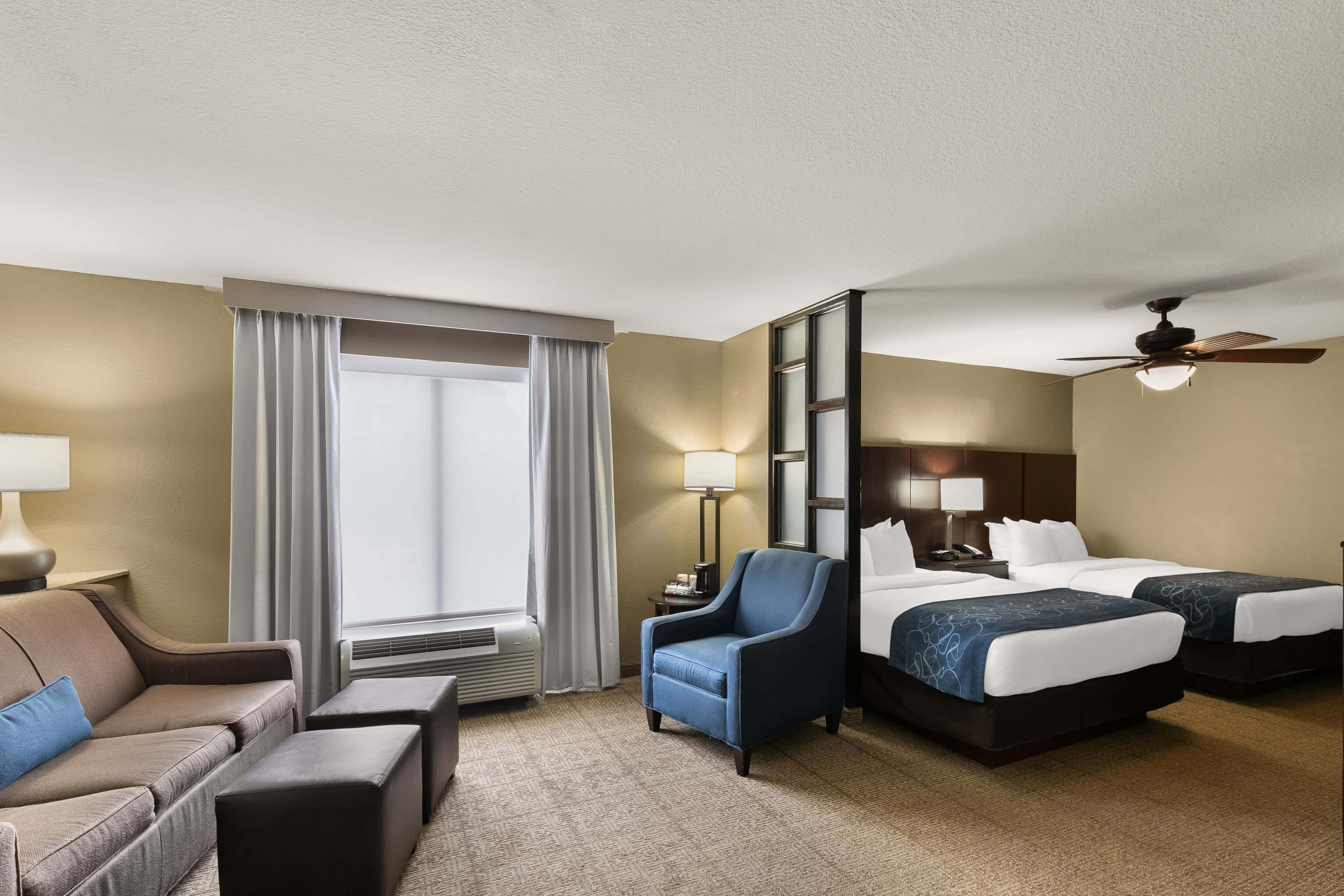 Comfort Suites Commerce — 16
