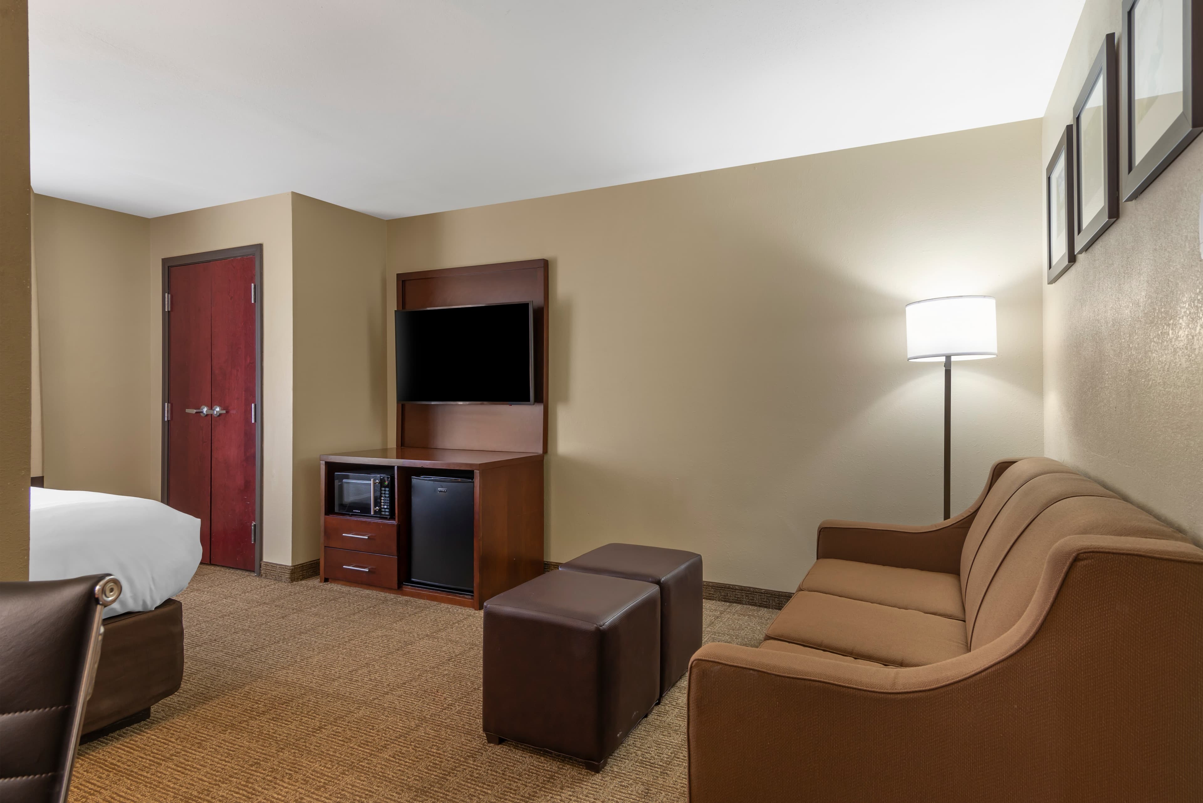 Comfort Suites Locust Grove Atlanta South - Image 4