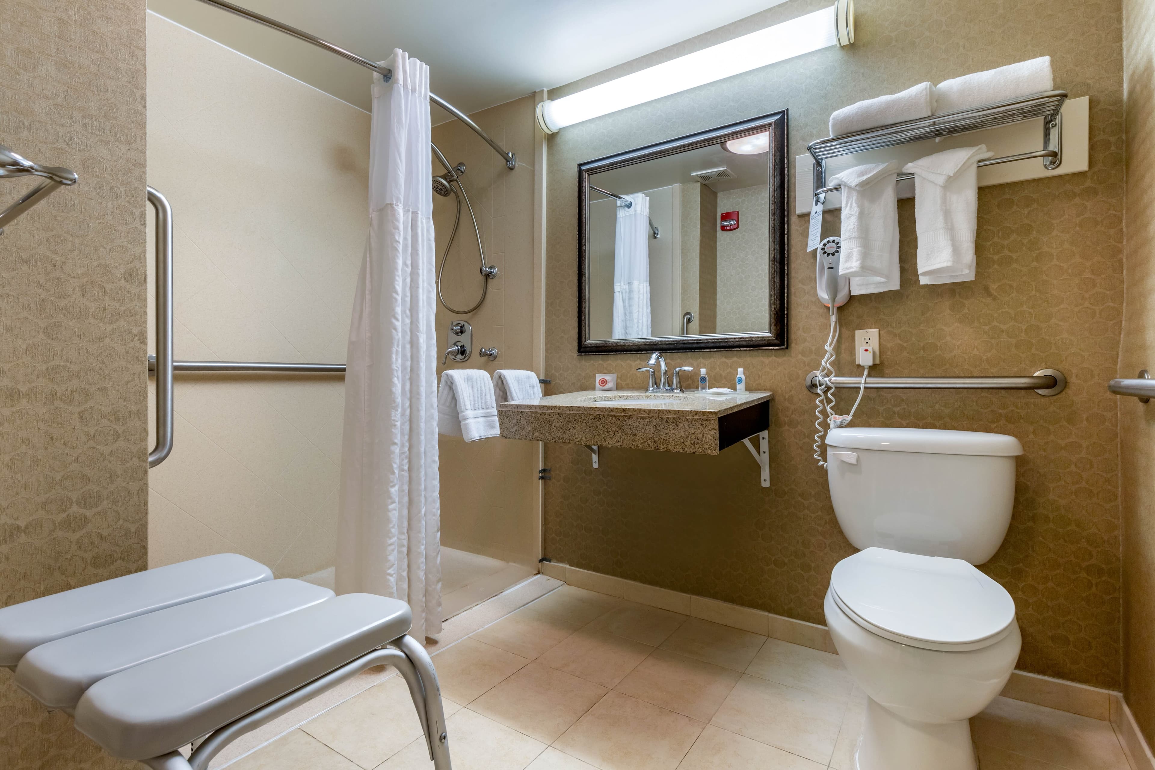 Comfort Inn Warner Robins - Robins Air Force Base Area - Image 5