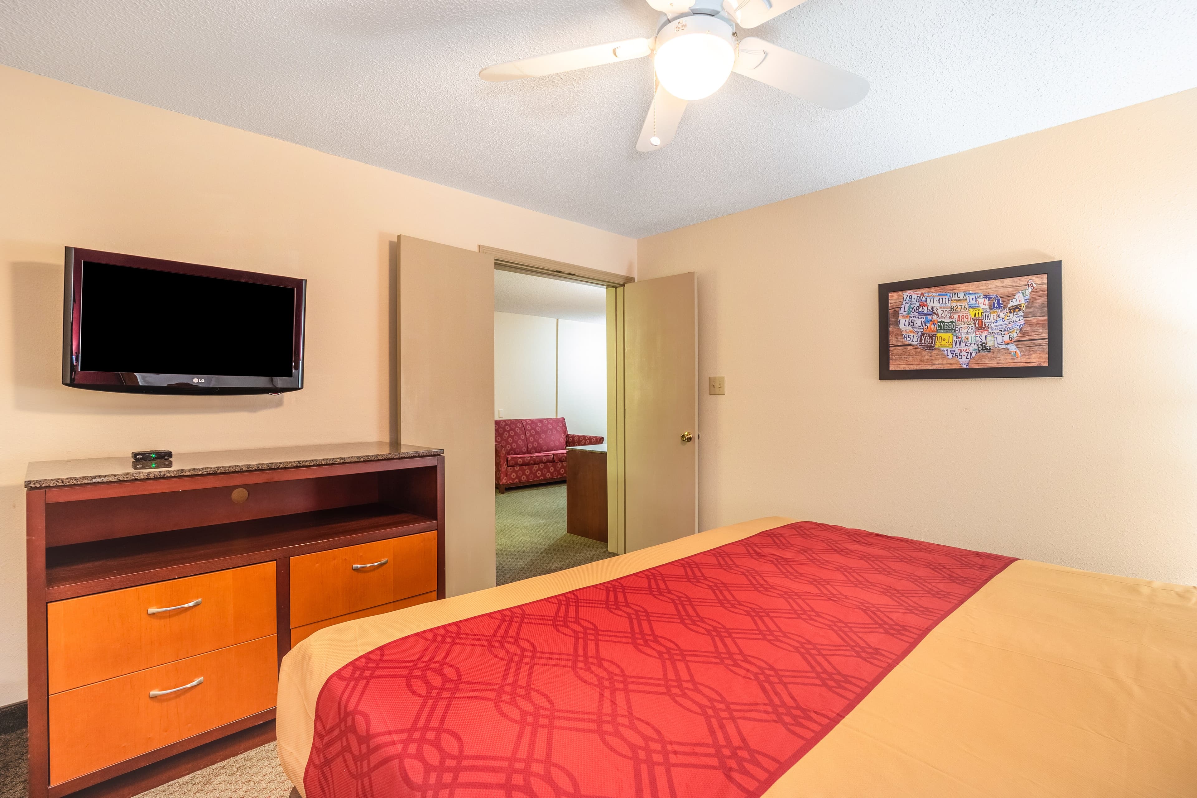 Econo Lodge Inn & Suites Conference Center — 19